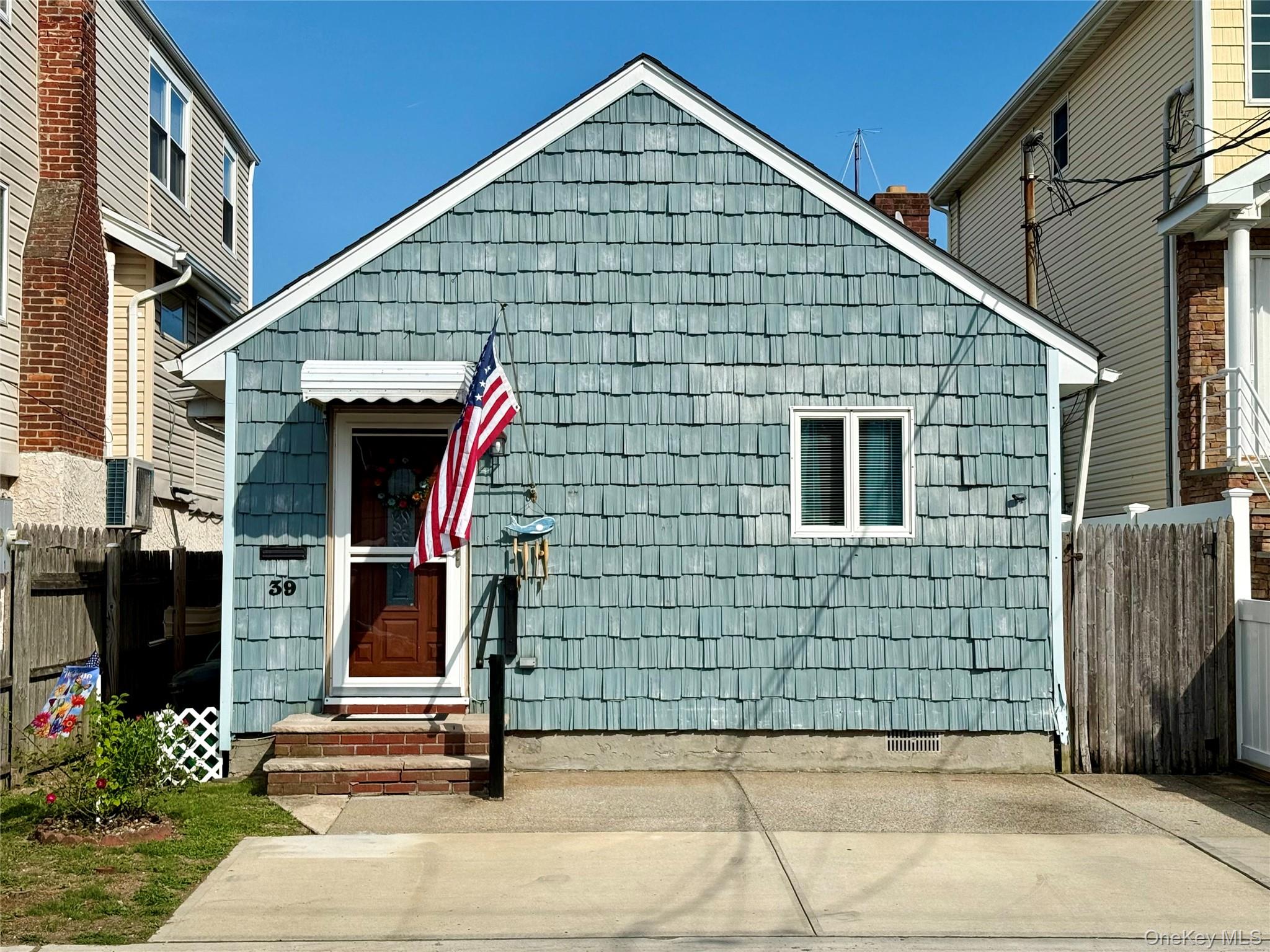 39 West Boulevard Property Photo 1