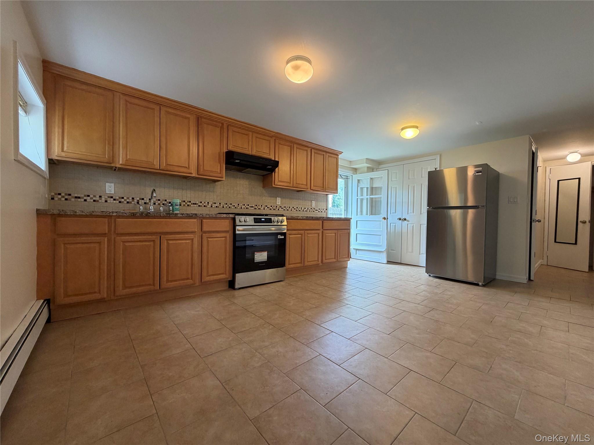 624 W Beech Street Property Photo 3