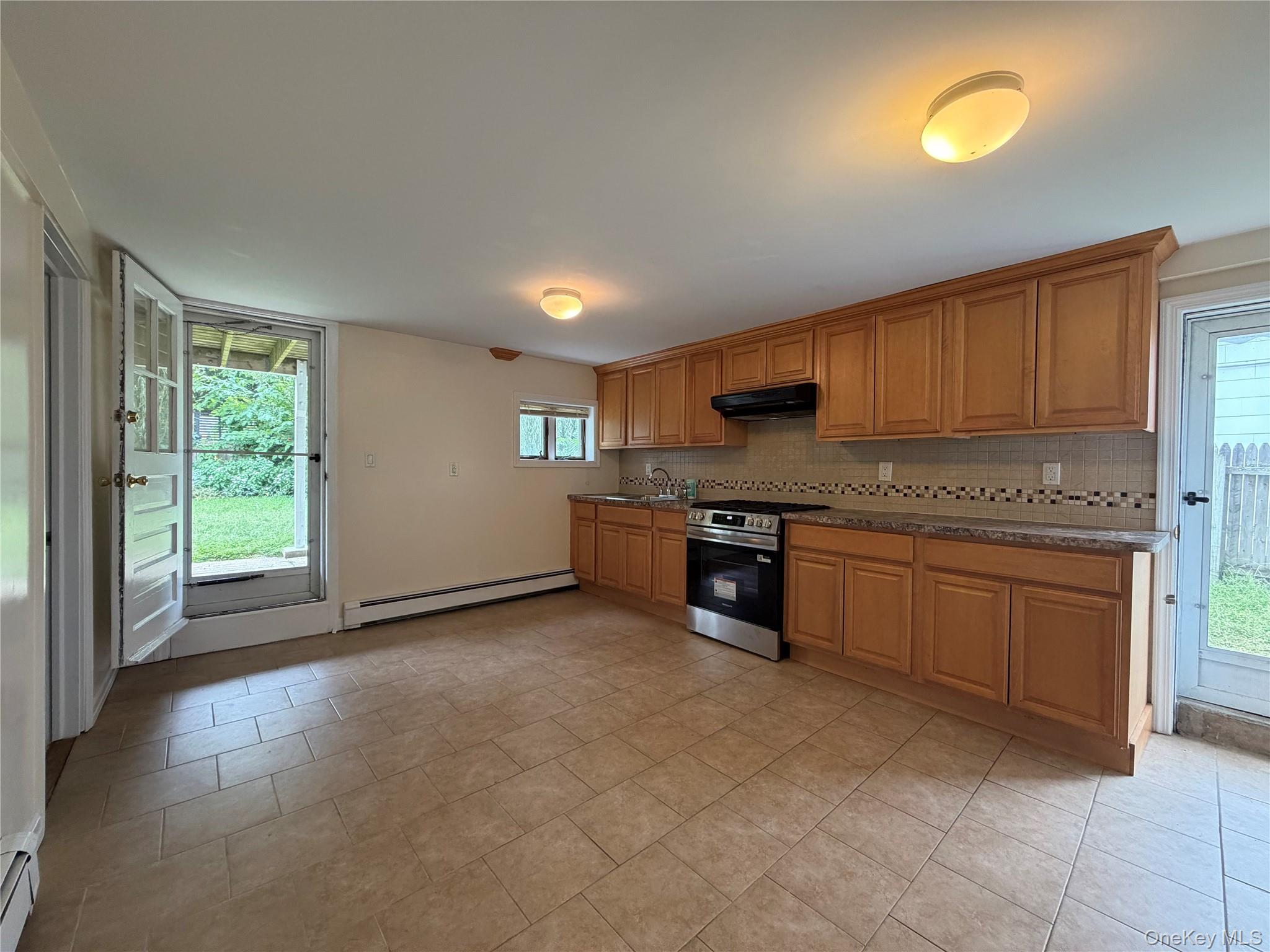 624 W Beech Street Property Photo 4