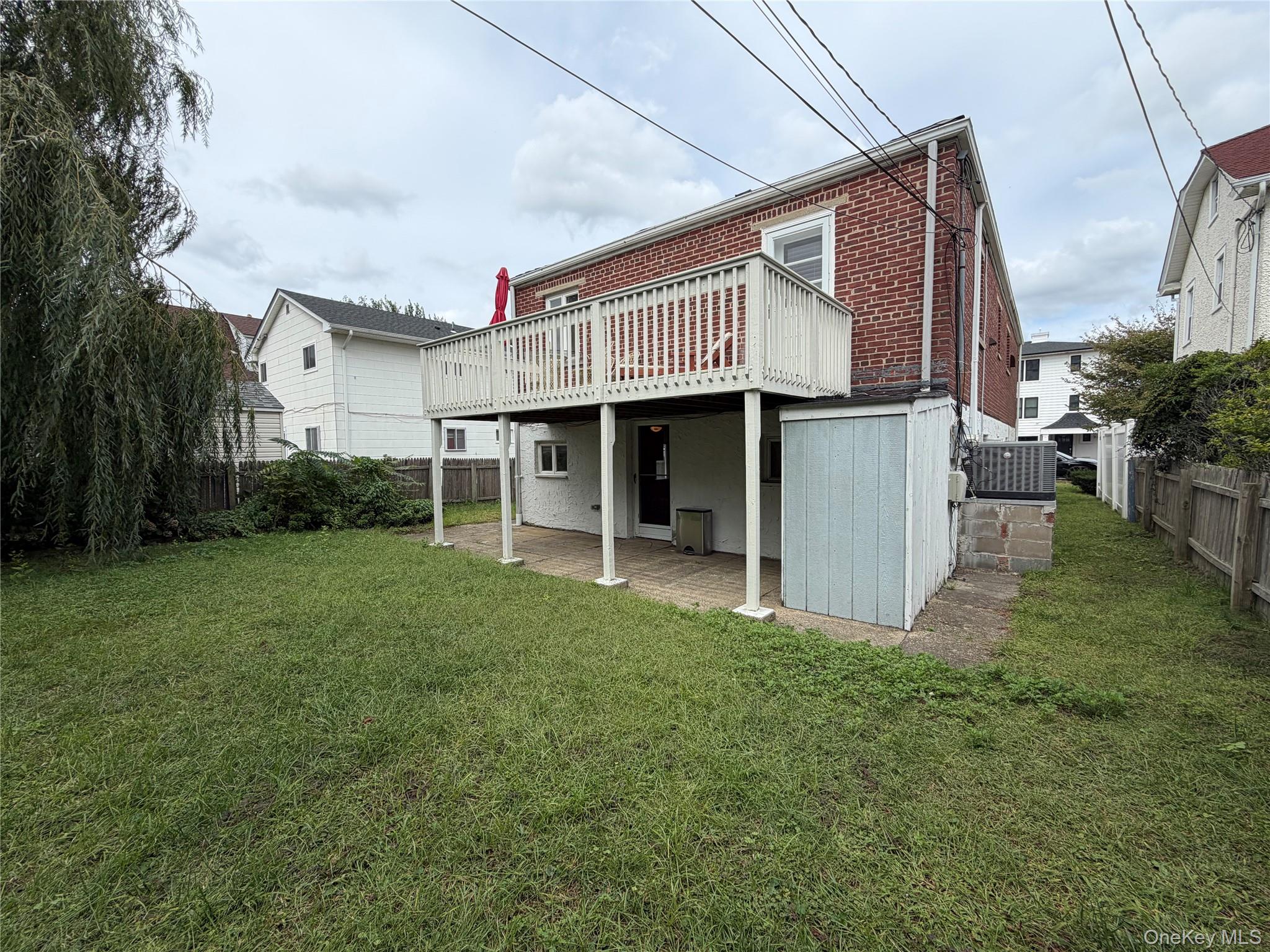 624 W Beech Street Property Photo 16