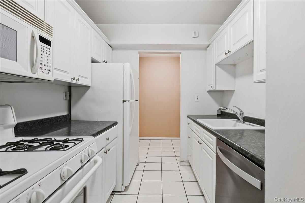 75 W 238th Street 2d Property Photo 12