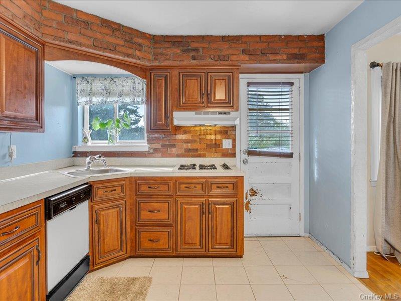 270 Browns Road Property Photo 3