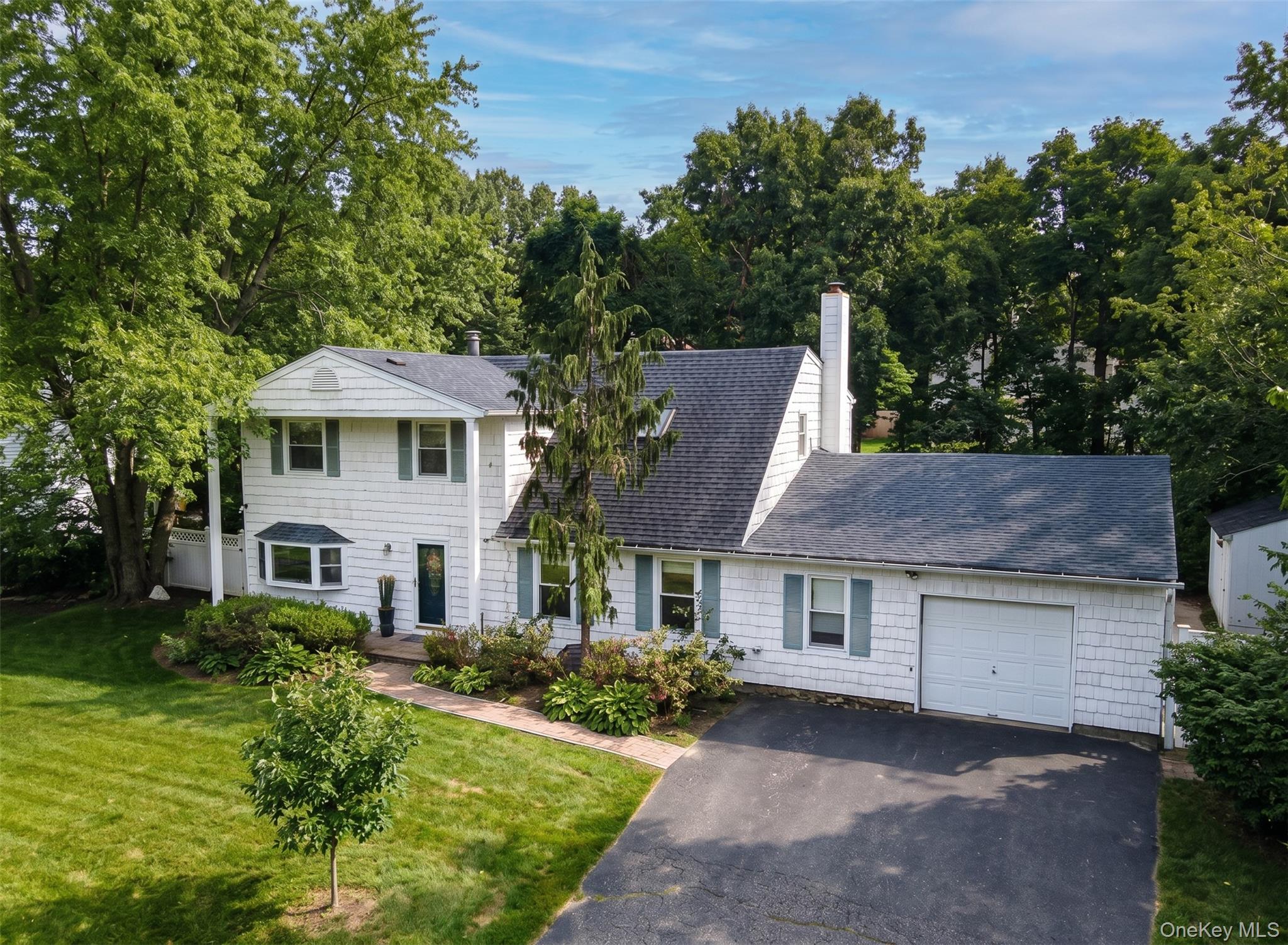 6 Duck Hill Road Property Photo 1