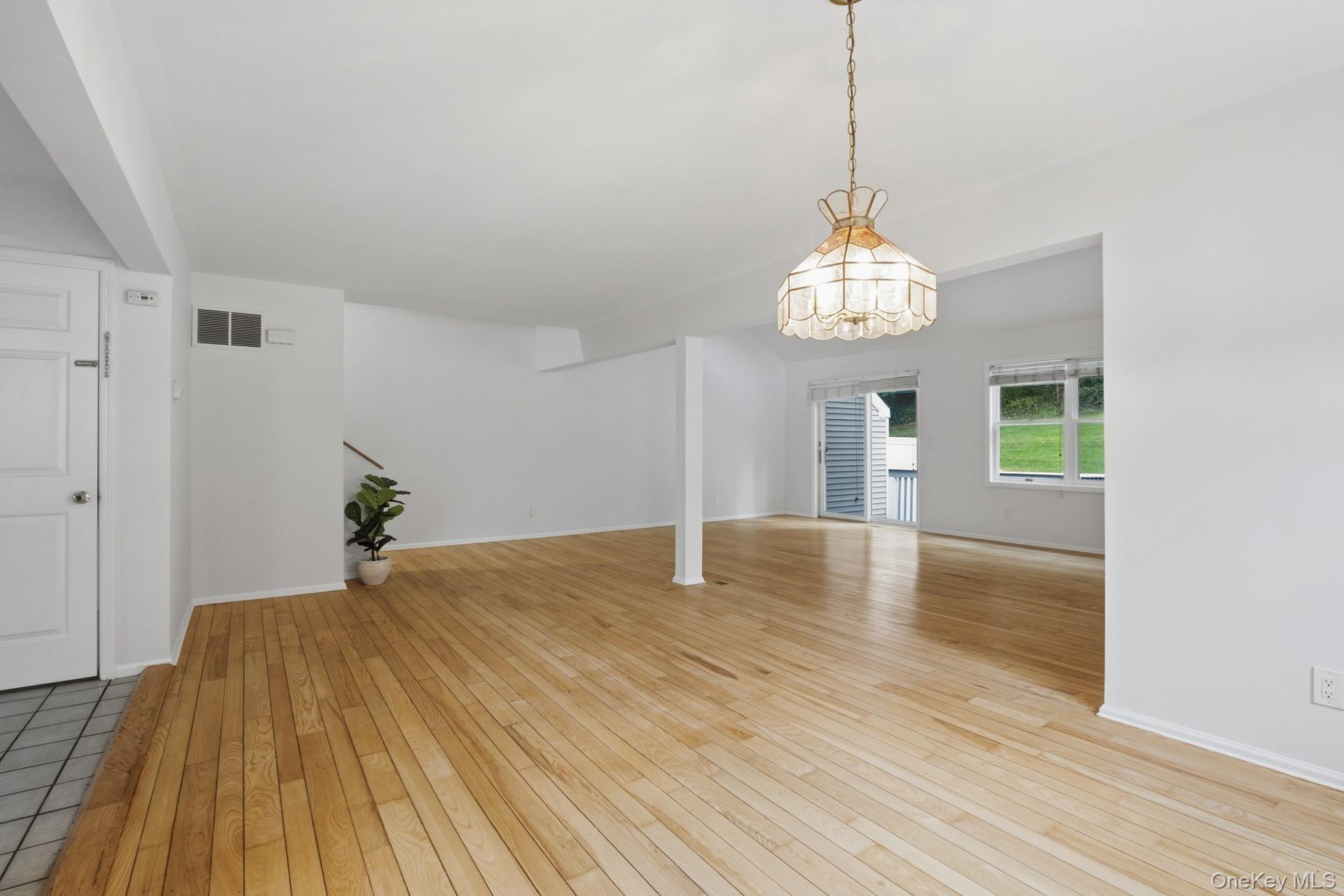 1452 Iroquois Street Property Photo 4