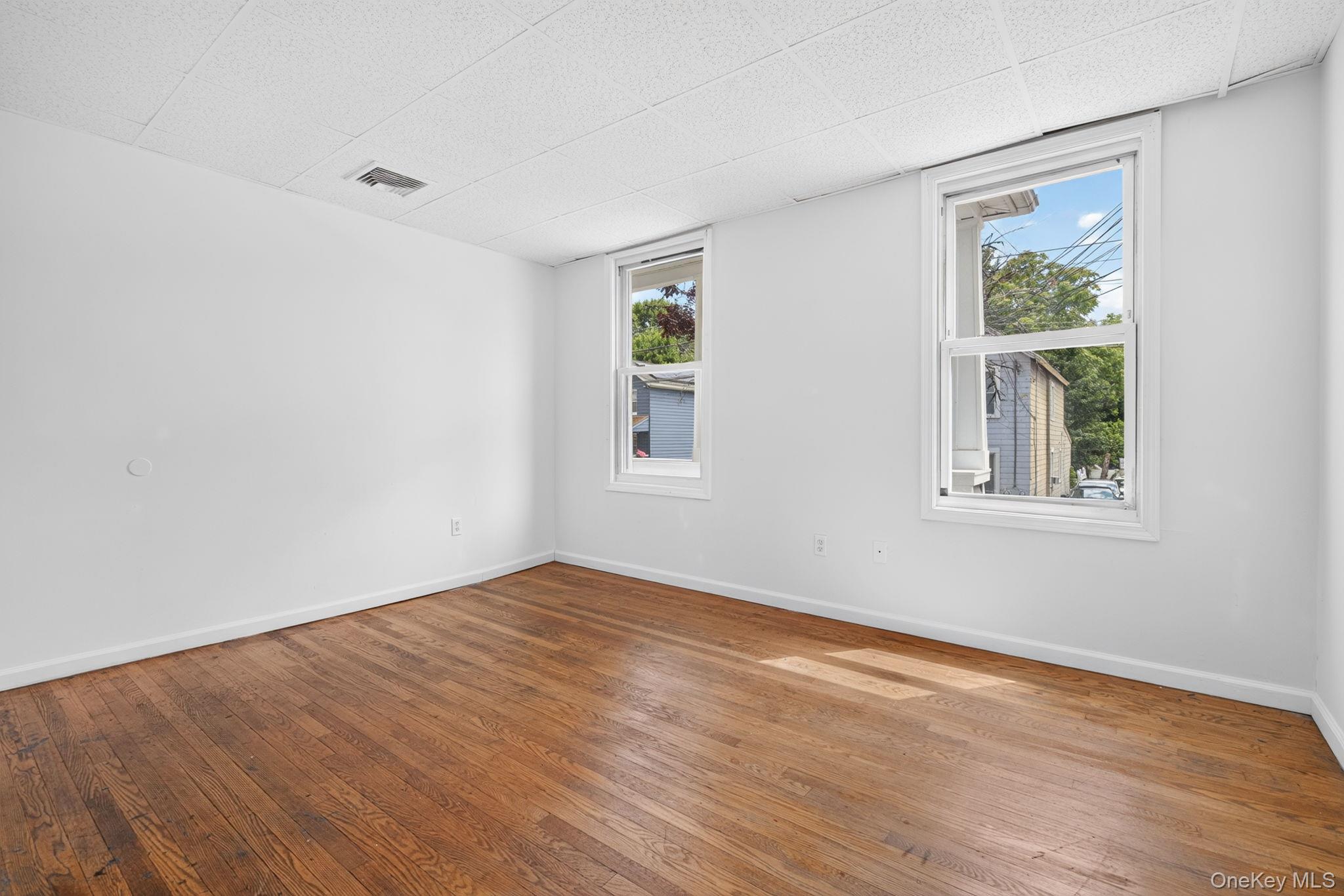 54 Gifford Avenue Property Photo 15