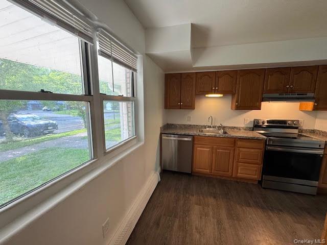 13 Eisenhower Drive Property Photo 7