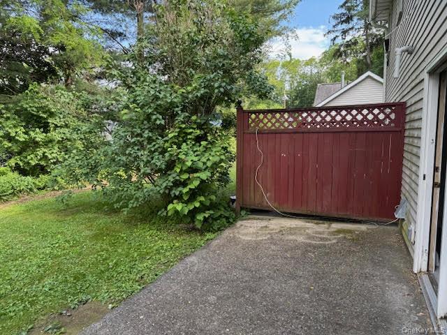 13 Eisenhower Drive Property Photo 16