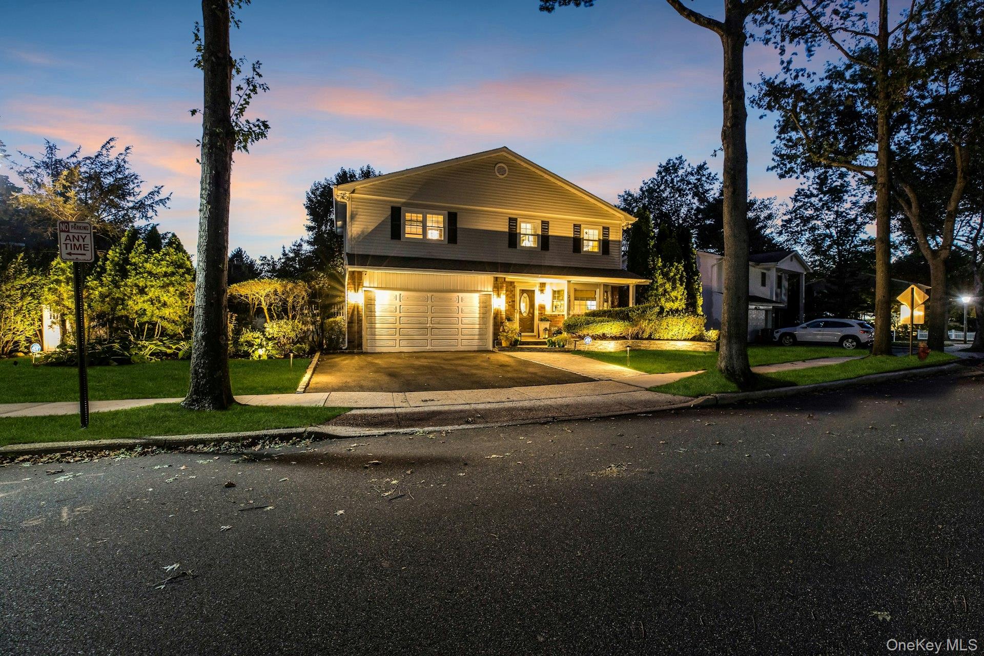 128 Soundview Drive Property Photo 1