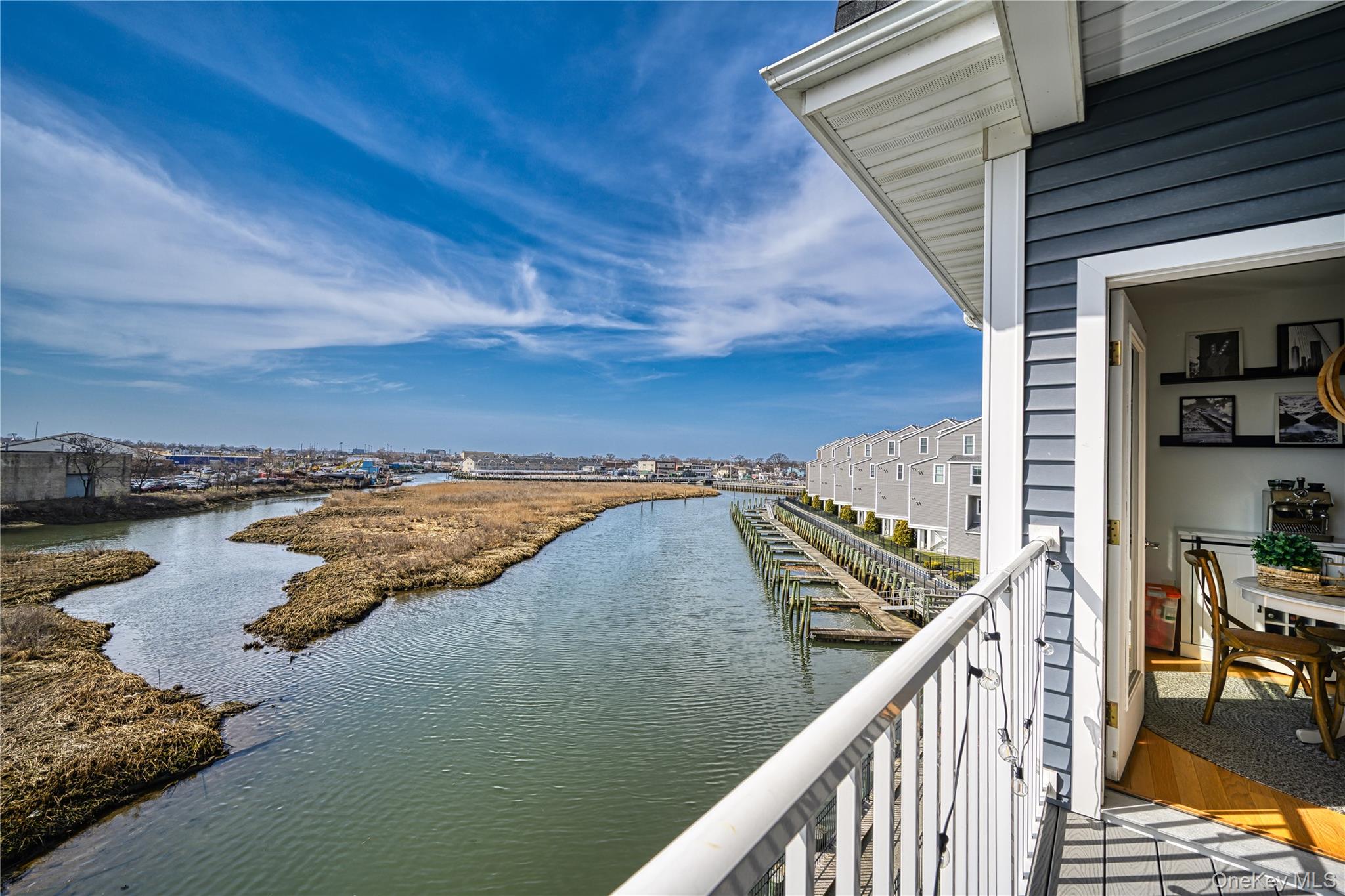 228 Marina Pointe Drive Property Photo 2