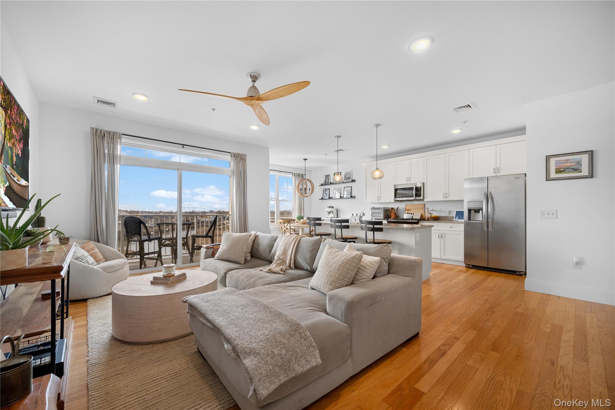 228 Marina Pointe Drive Property Photo 10
