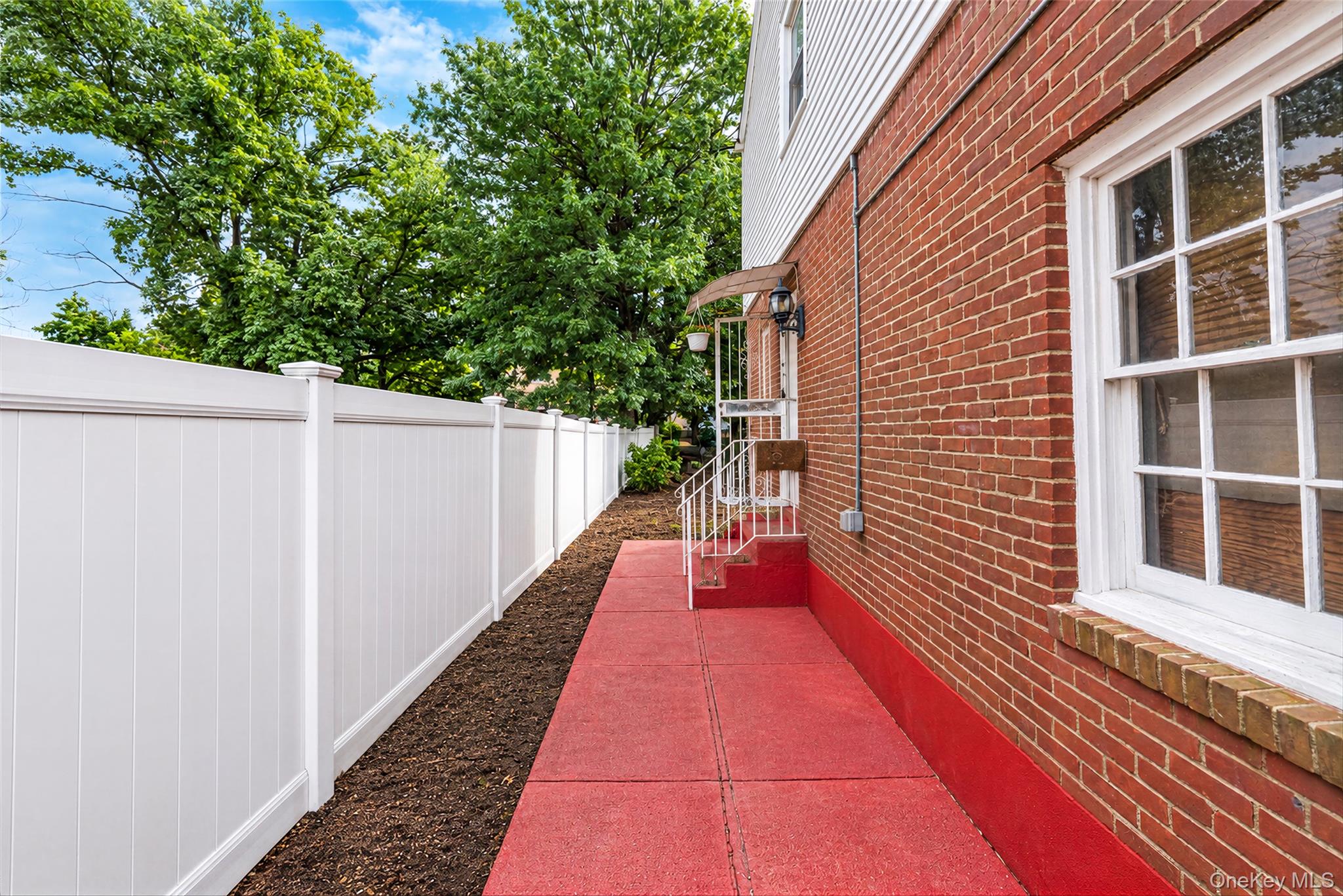 30 Fairview Boulevard Property Photo 4