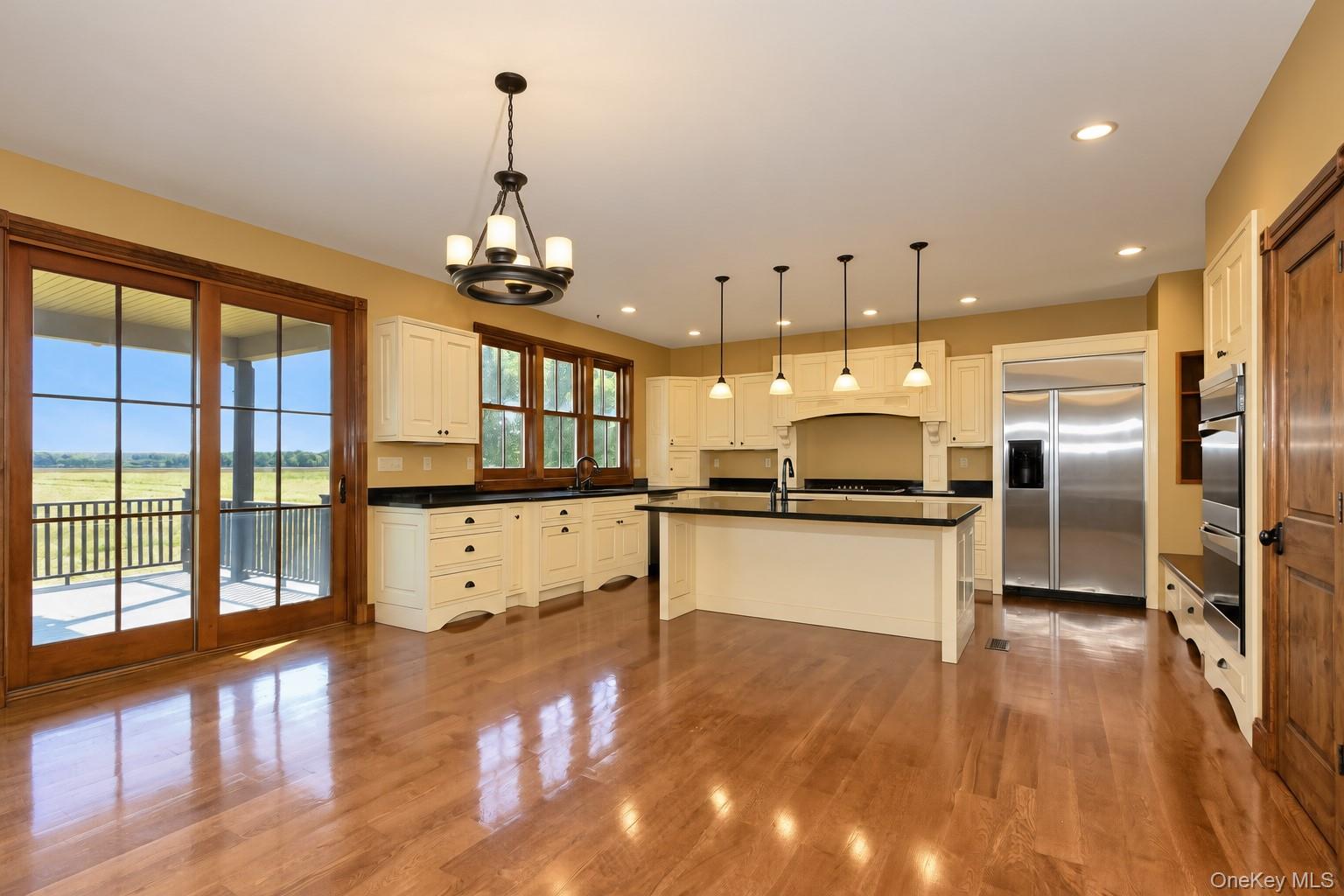 231 Celery Avenue Property Photo 3