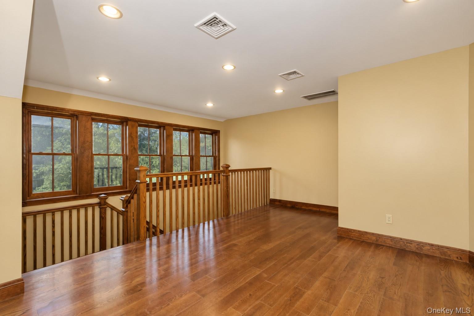 231 Celery Avenue Property Photo 28