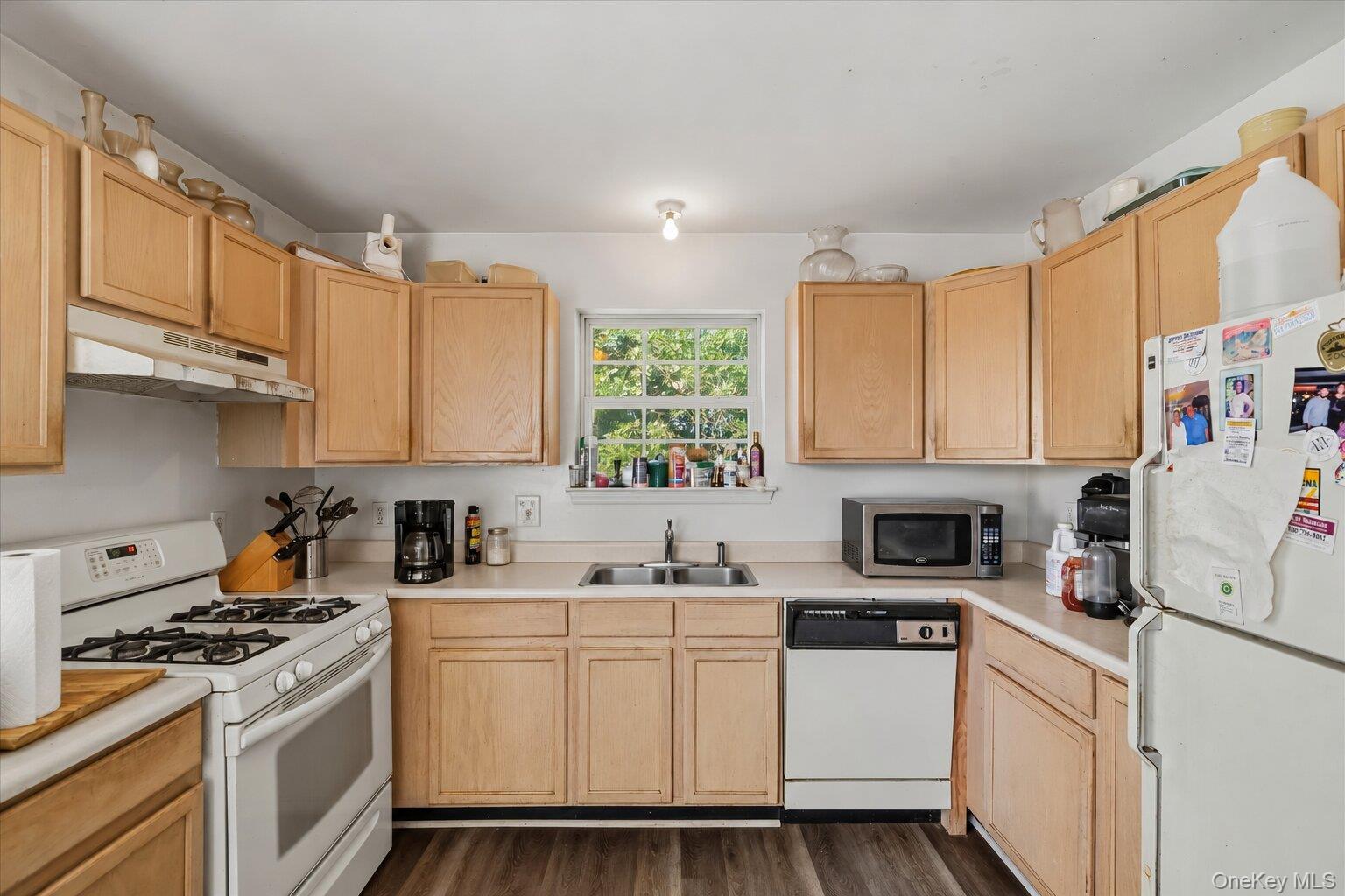 4 Lindsey Road Property Photo 2