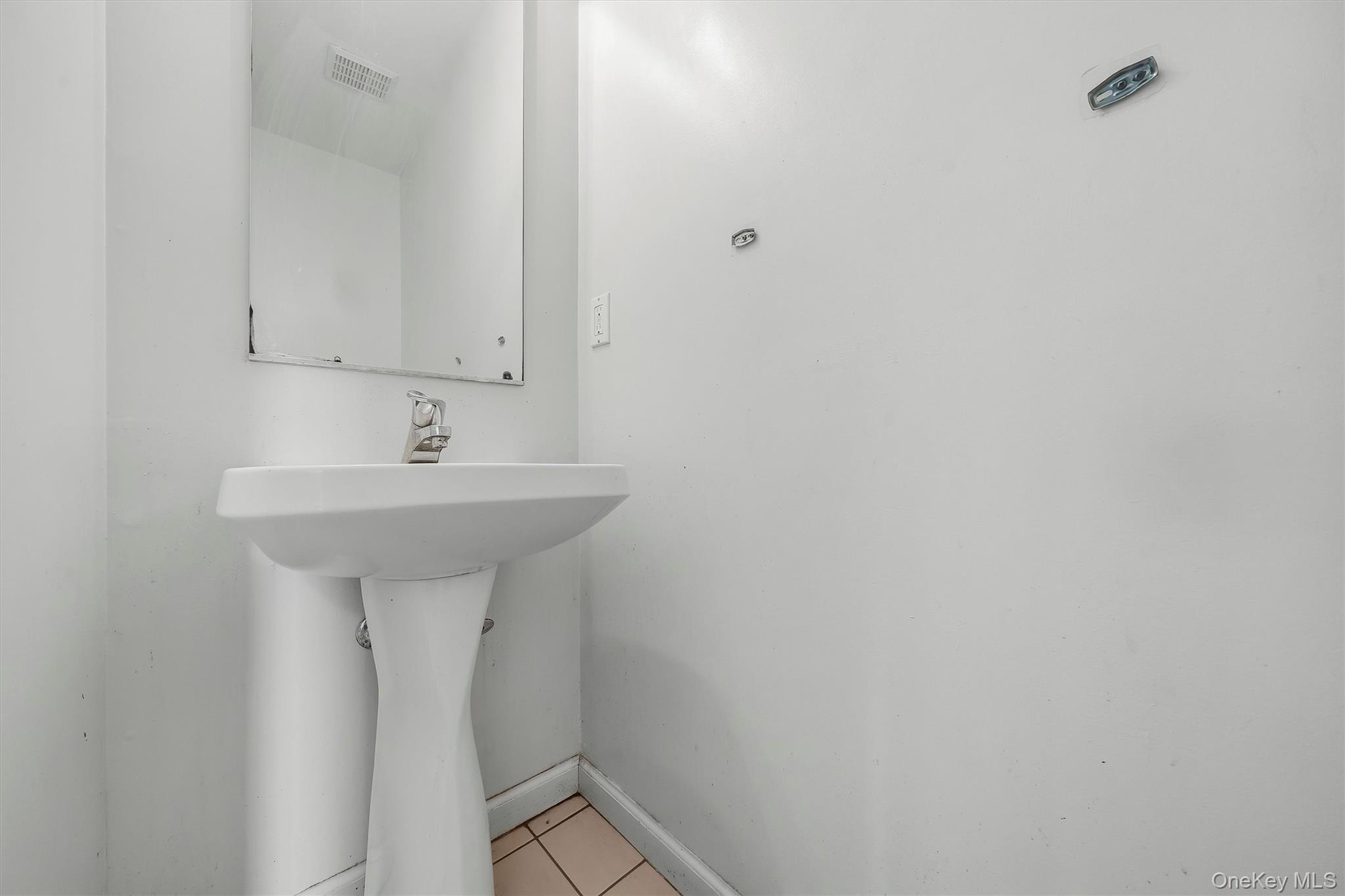 4 Lindsey Road Property Photo 8