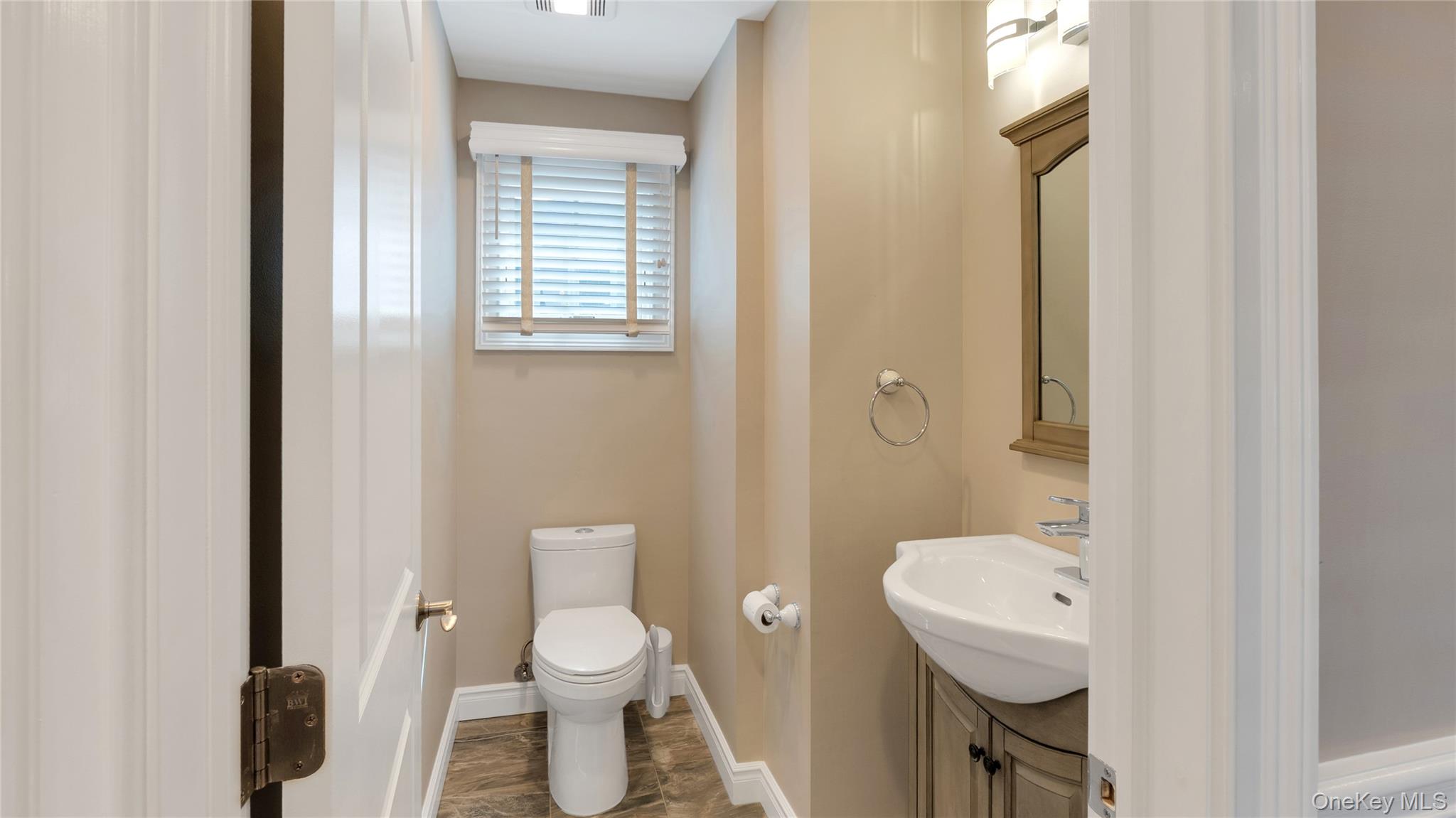 148 Wyandanch Avenue Property Photo 11