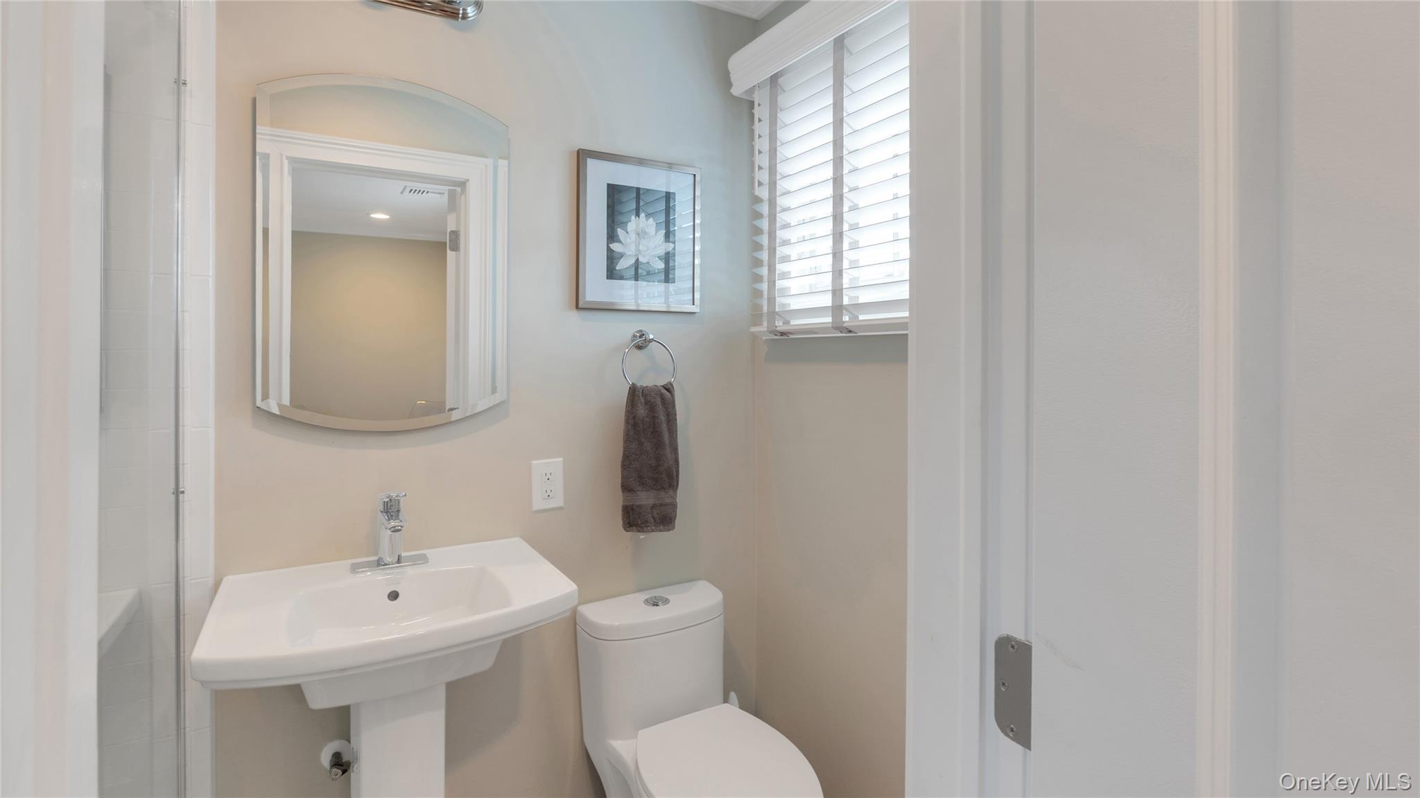 148 Wyandanch Avenue Property Photo 17