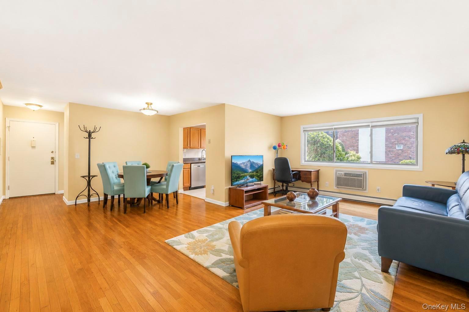 2439 Union Boulevard 3a Property Photo 5