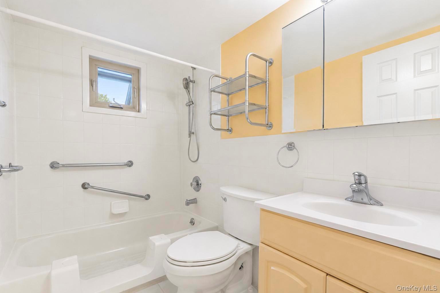 2439 Union Boulevard 3a Property Photo 17