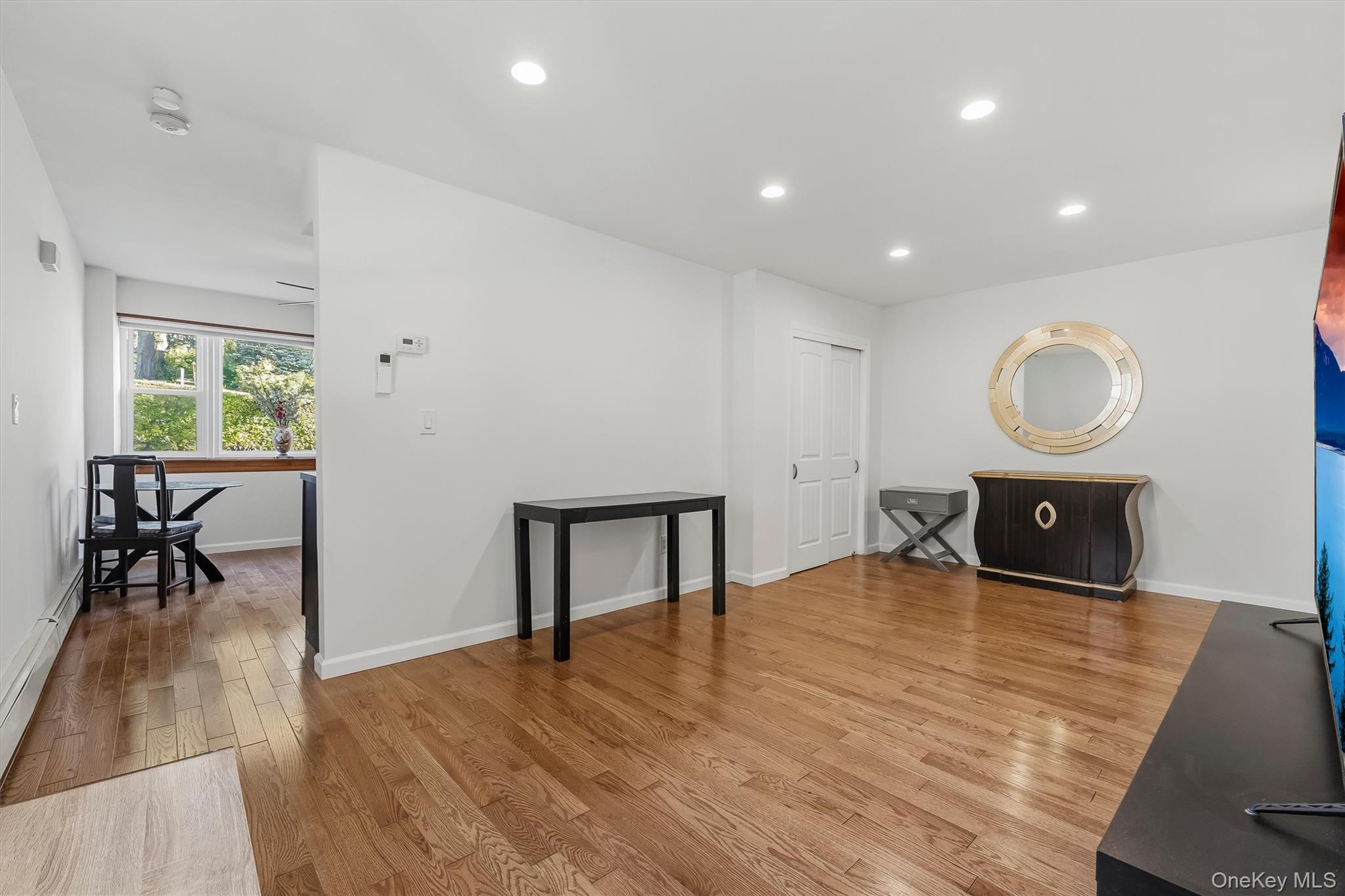 339 N Broadway Property Photo 3