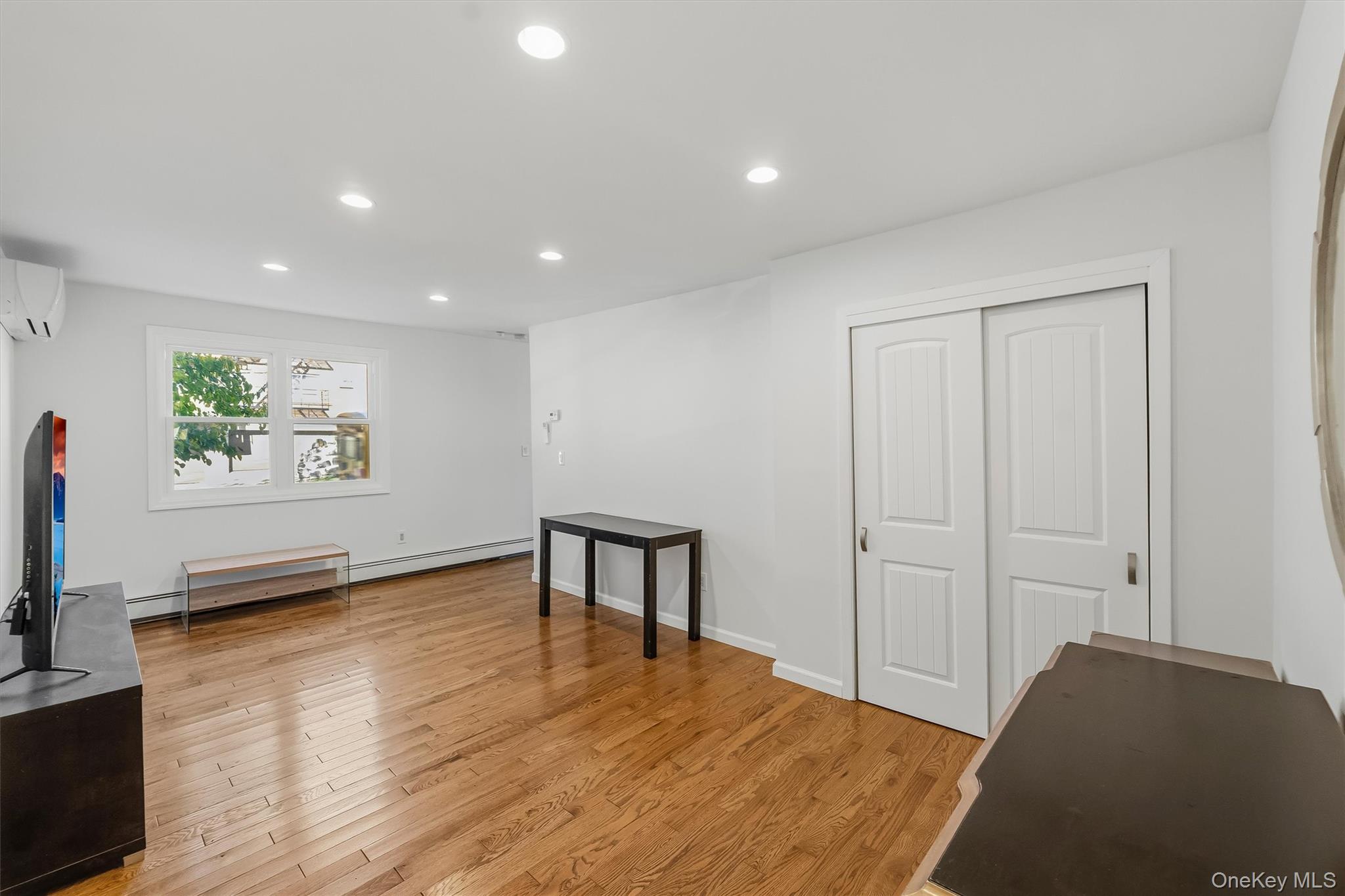 339 N Broadway Property Photo 4