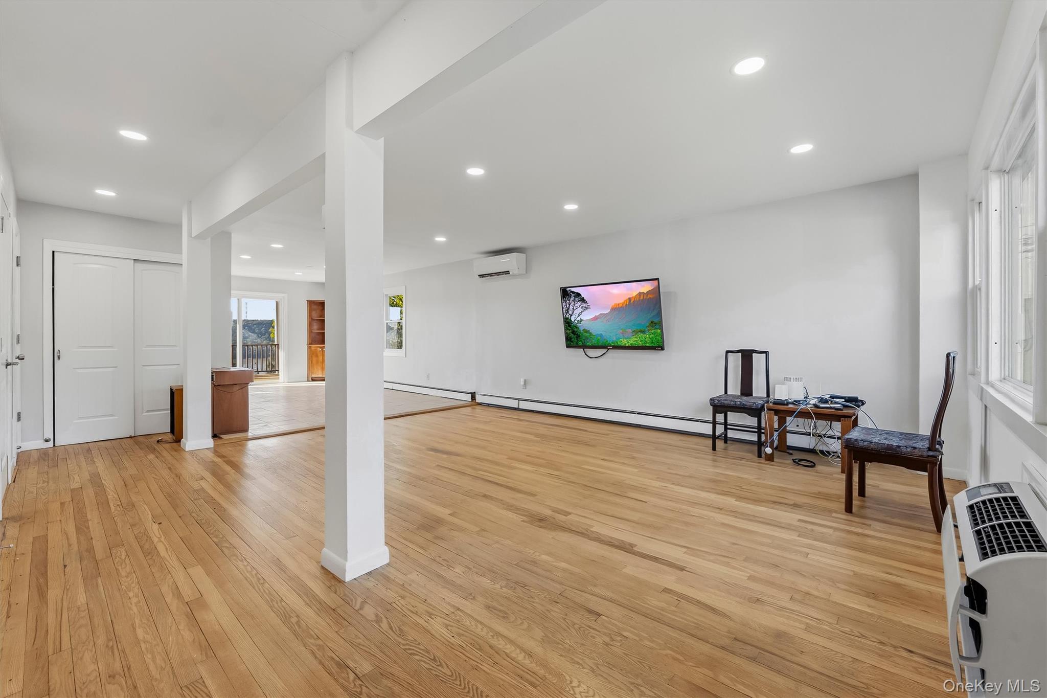339 N Broadway Property Photo 14