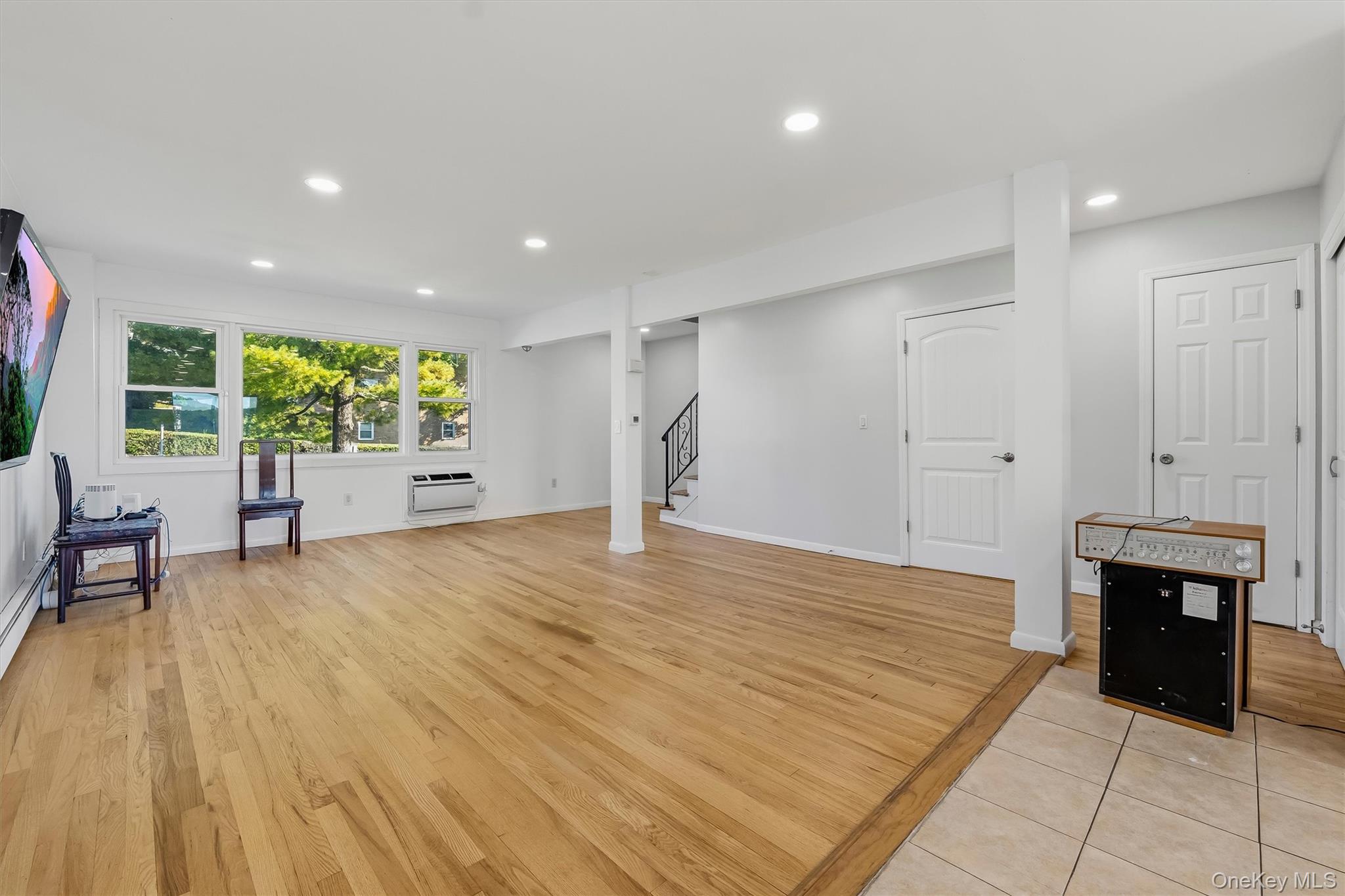 339 N Broadway Property Photo 16
