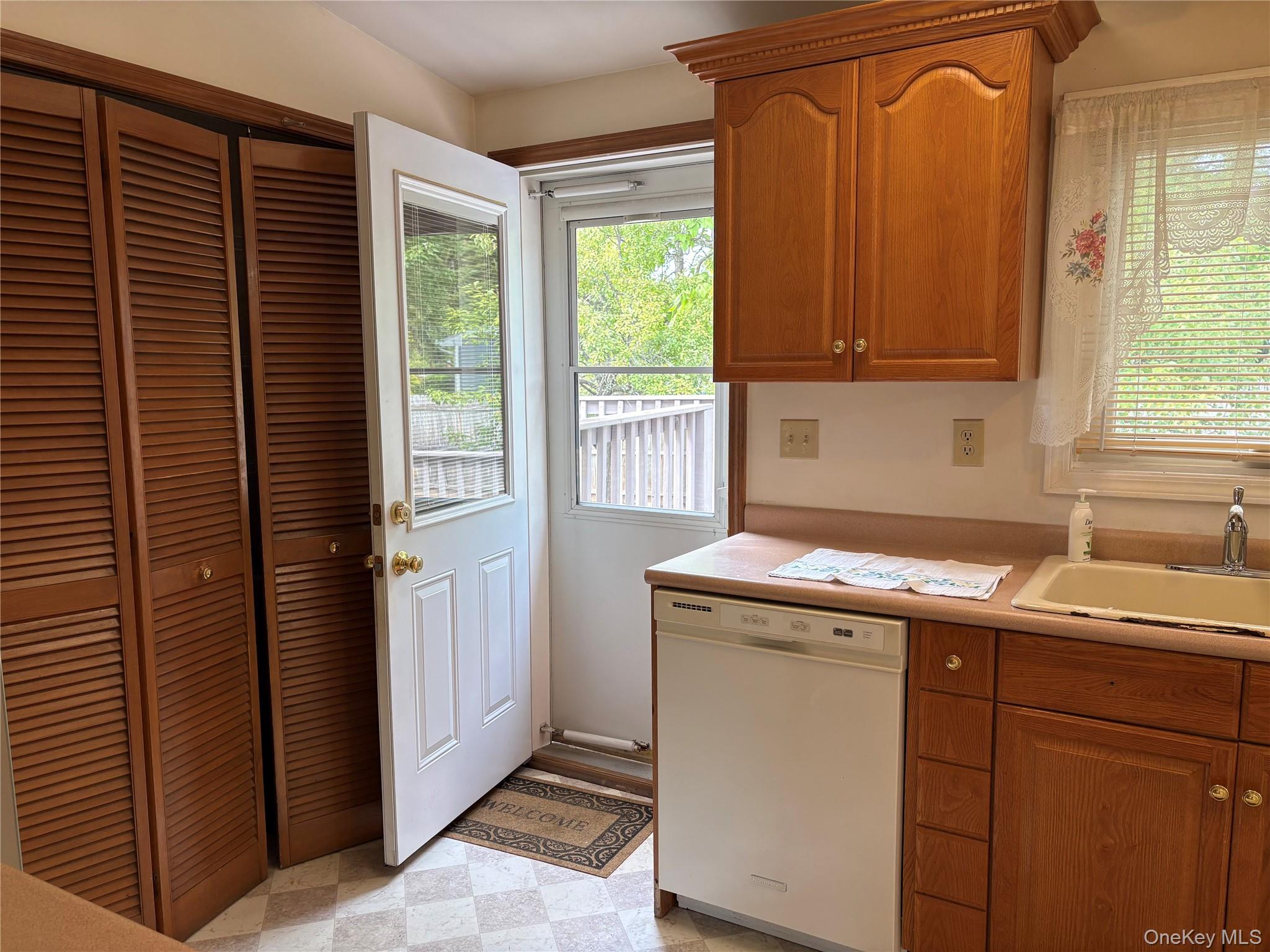 100 John Street Property Photo 10