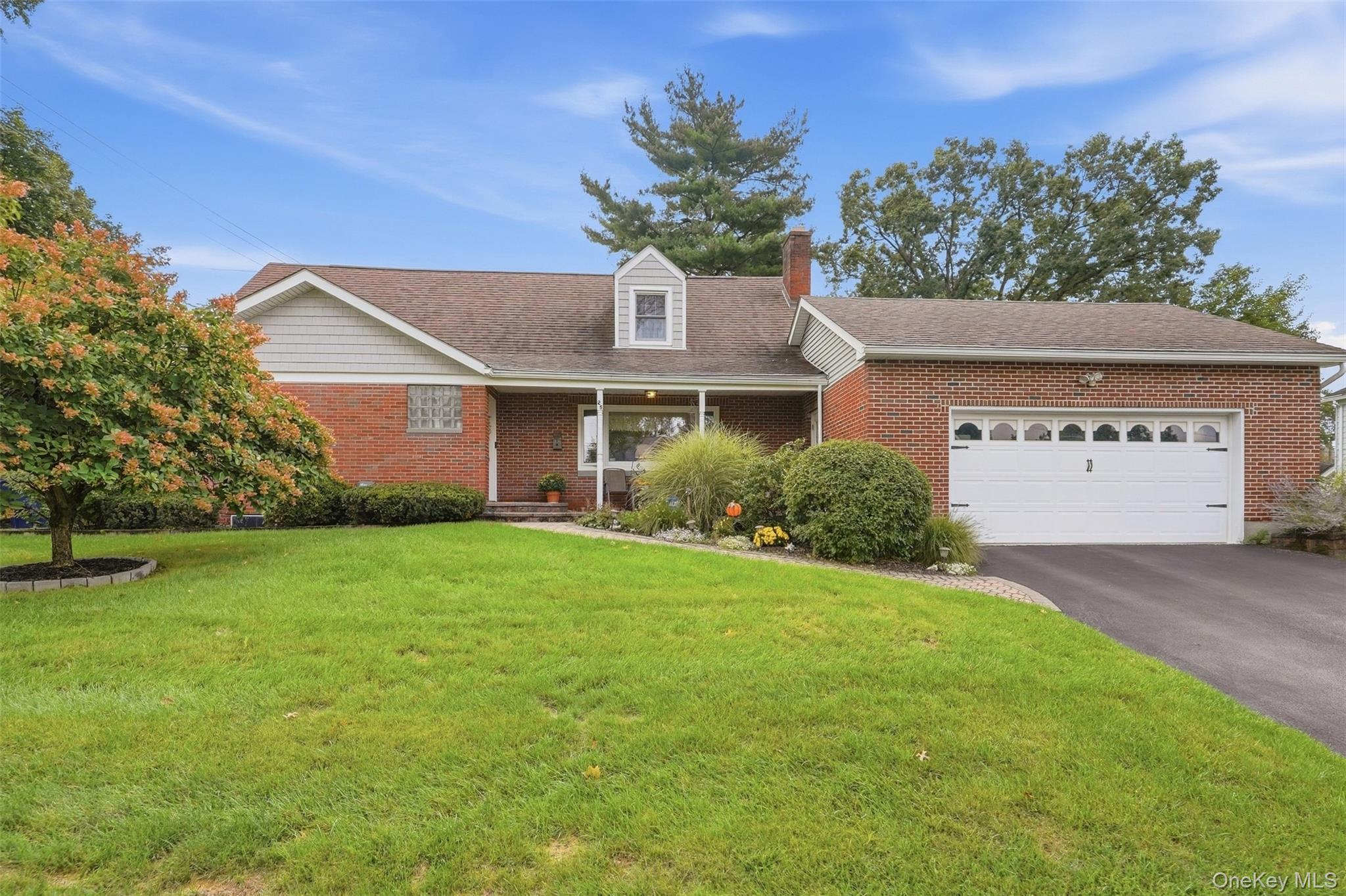 25 E Willow Street Property Photo 1