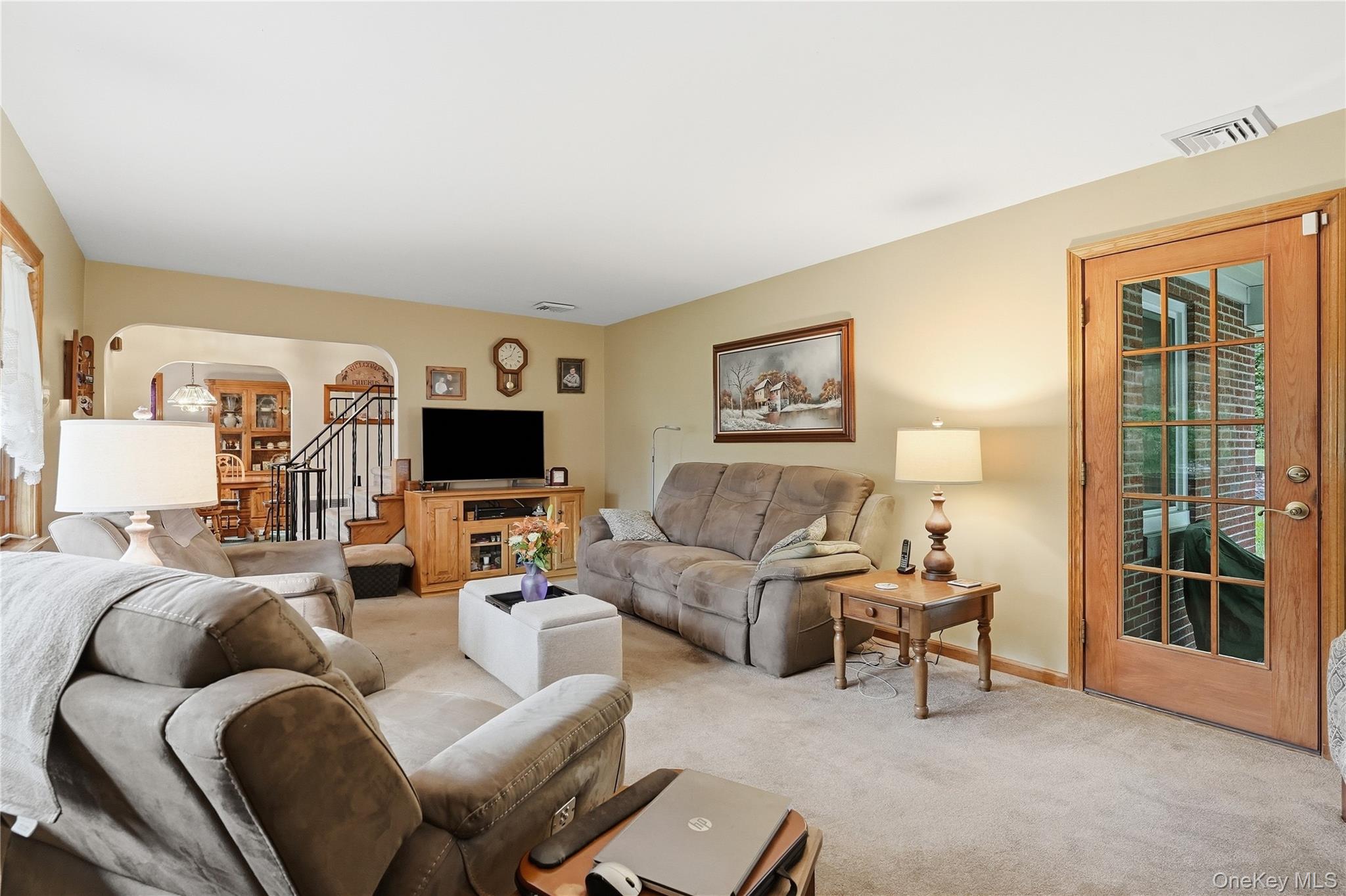 25 E Willow Street Property Photo 9
