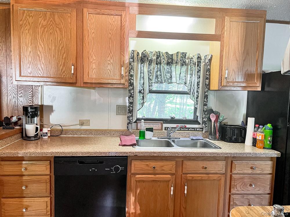 166 Seeman Road Property Photo 8