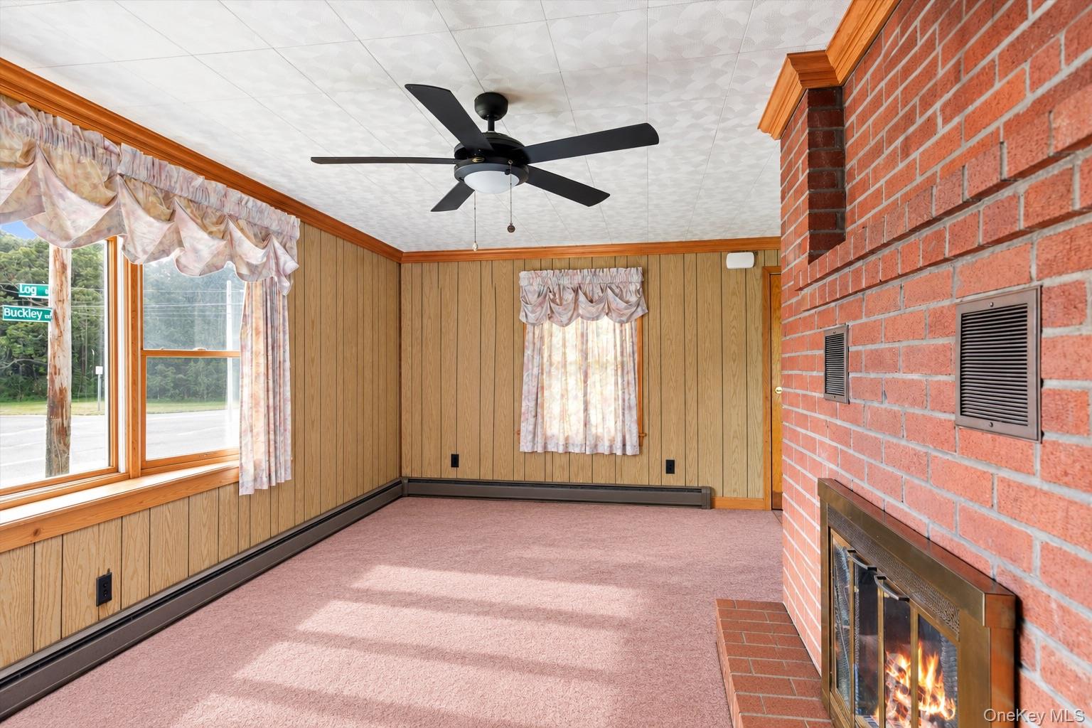 86 Log Road Property Photo 3
