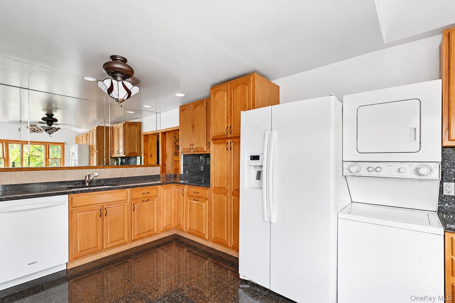 86 Log Road Property Photo 6