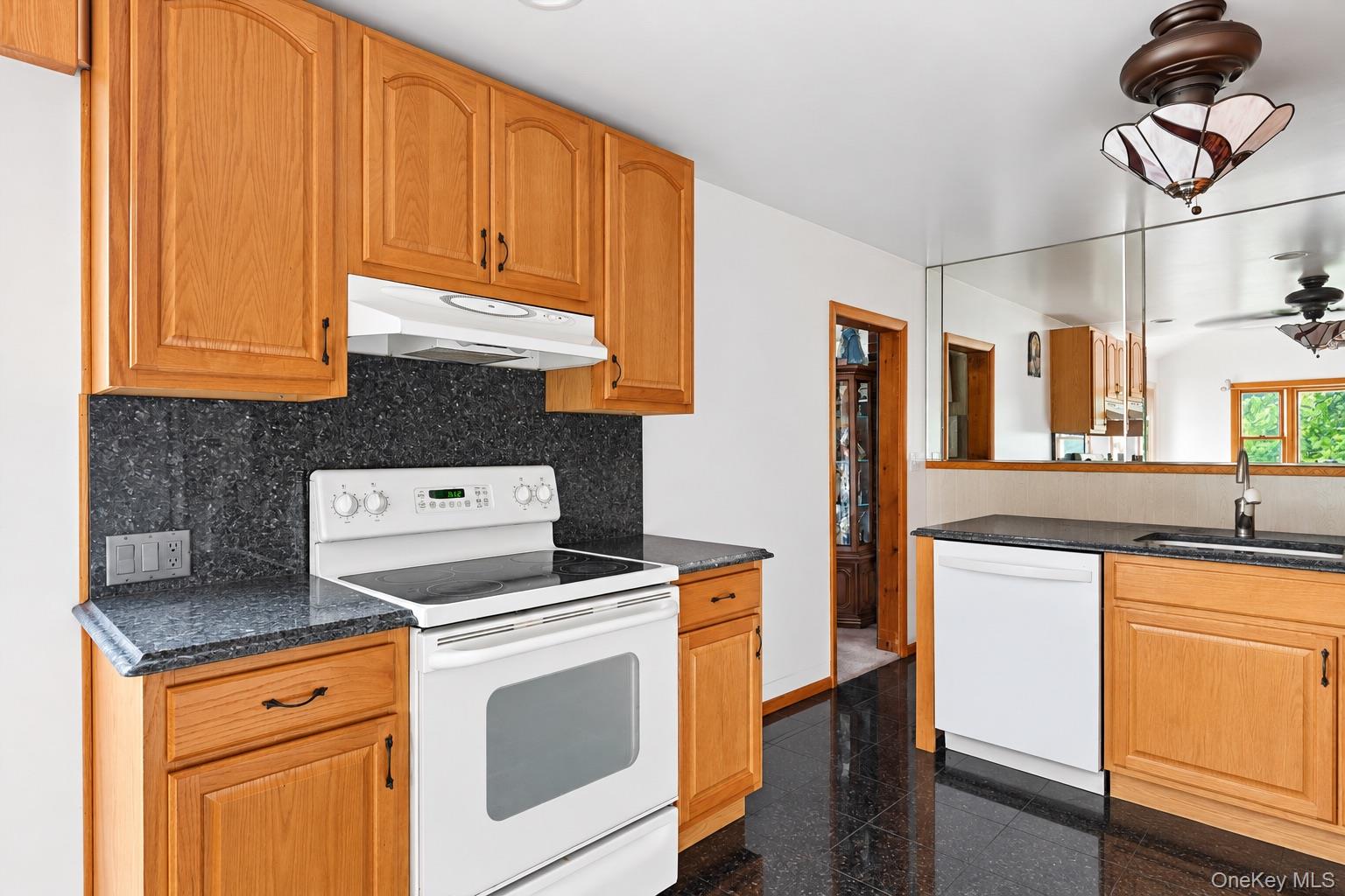 86 Log Road Property Photo 7