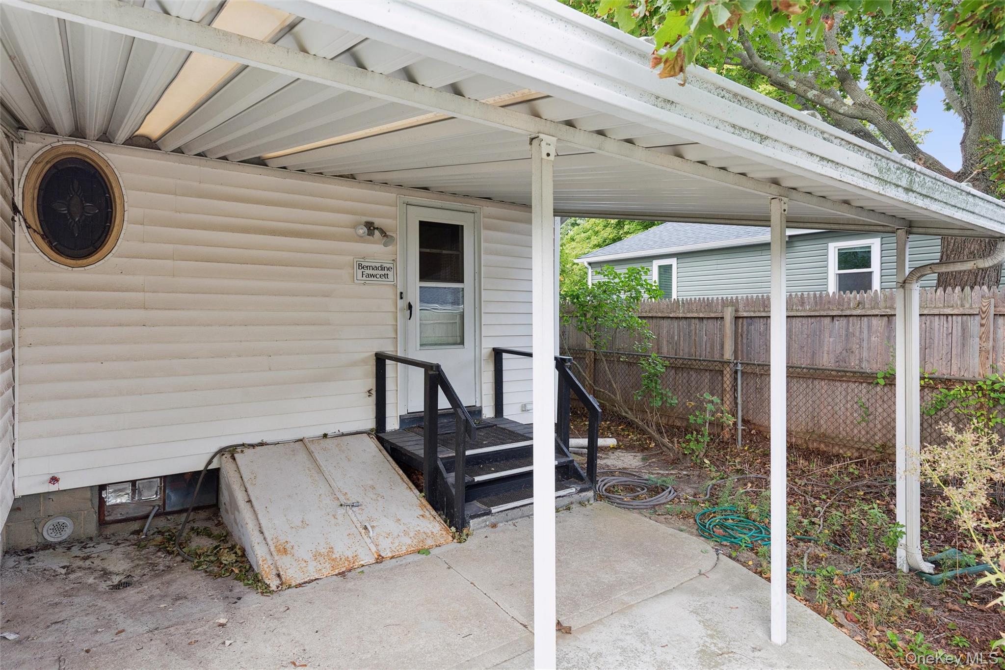 86 Log Road Property Photo 14