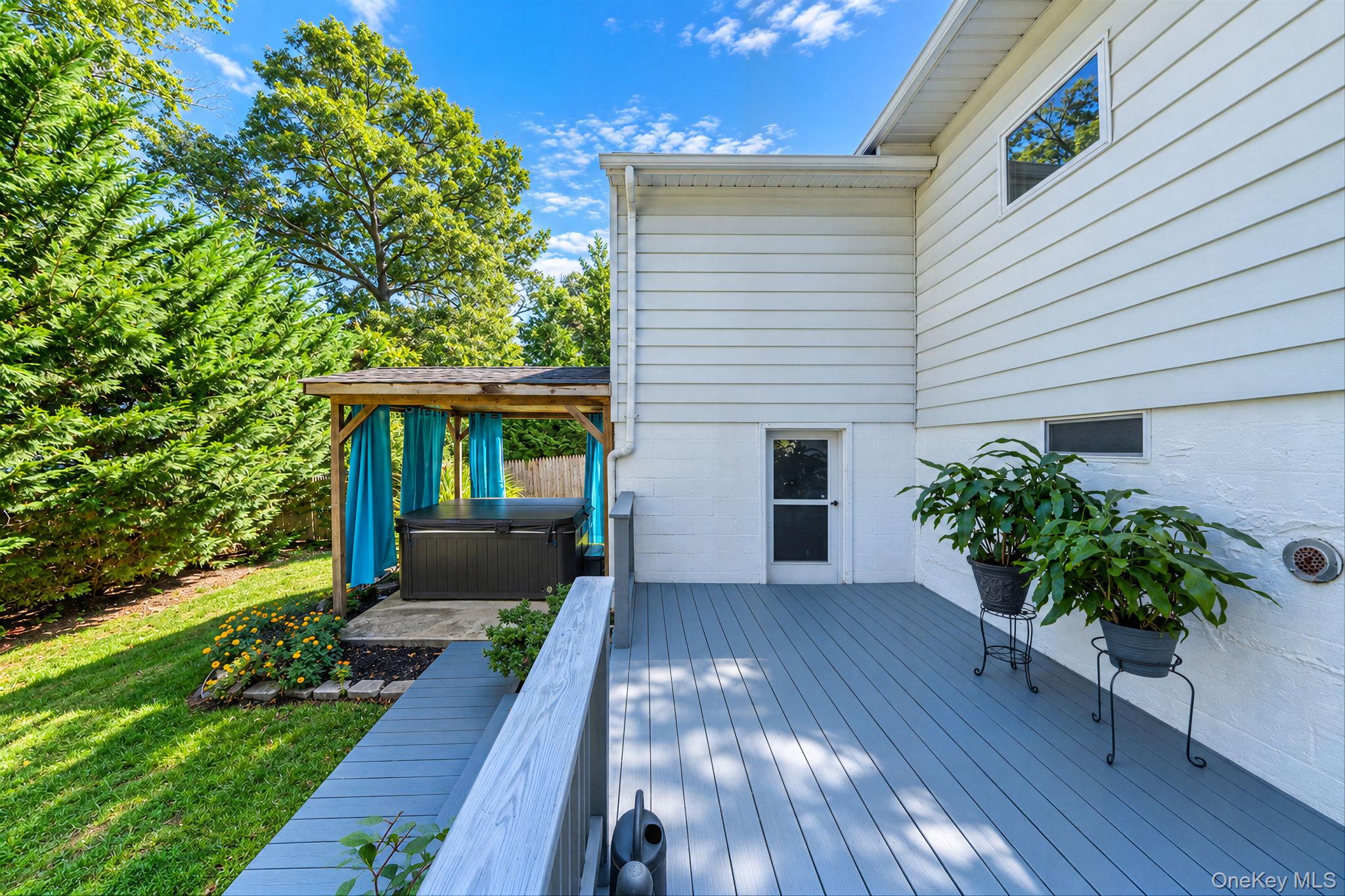 39 Plandome Road Property Photo 19