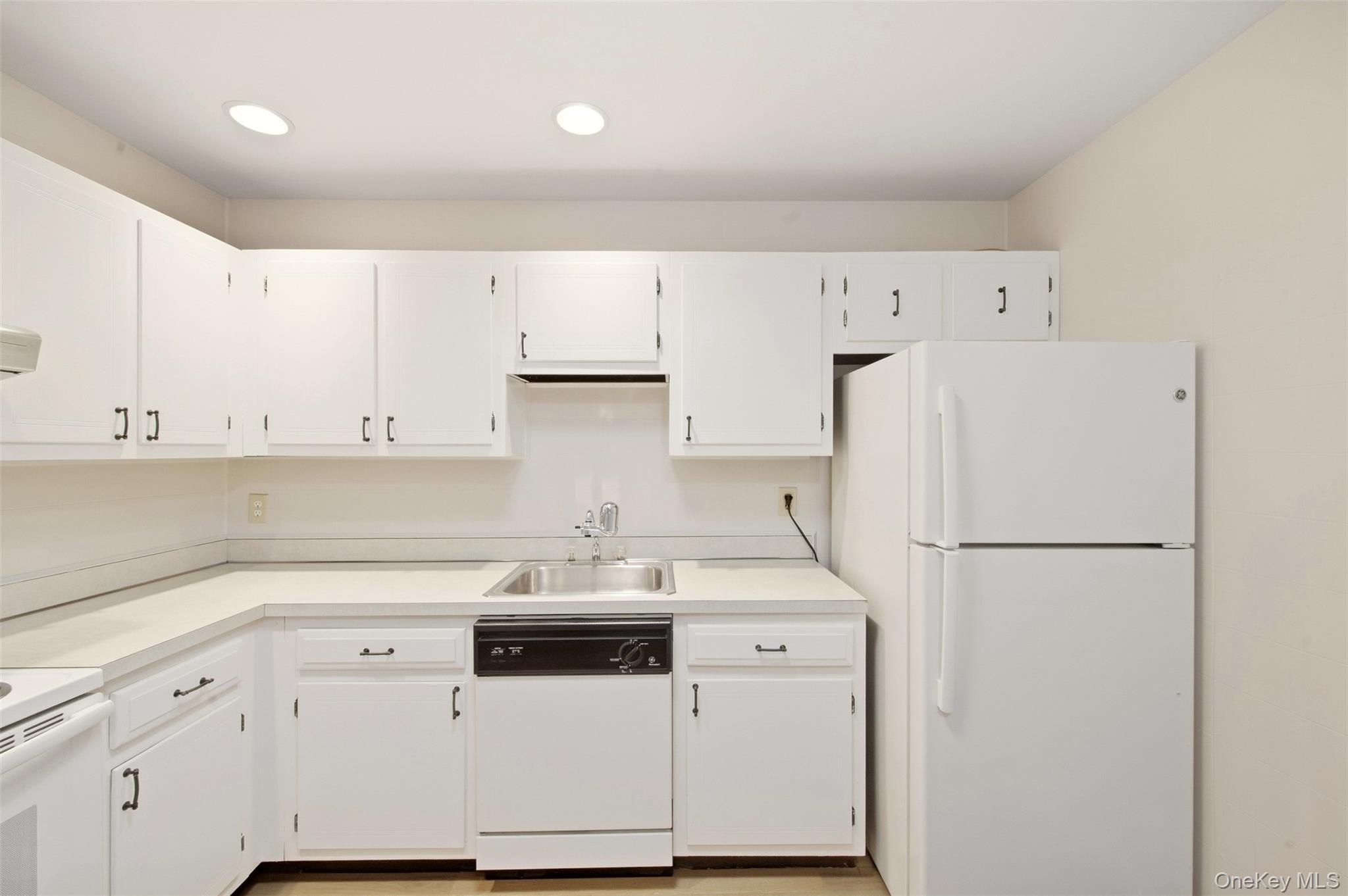 209 Strathmore Gate Drive Property Photo 14