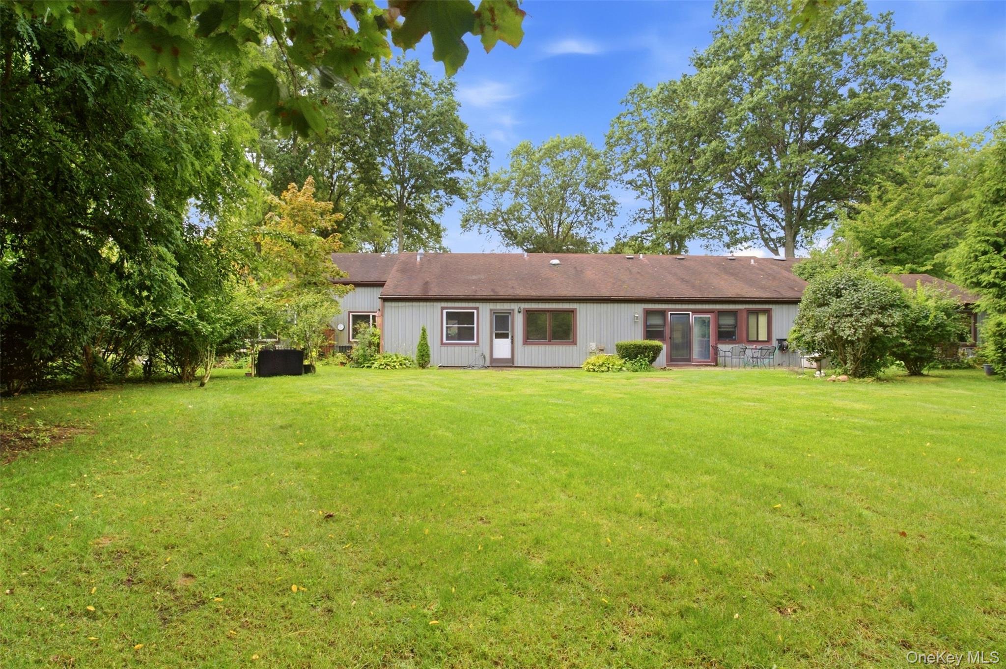 209 Strathmore Gate Drive Property Photo 23