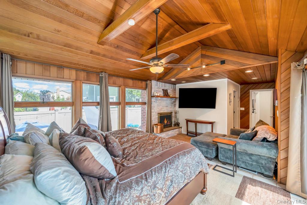 2327 Cleveland Street Property Photo 41