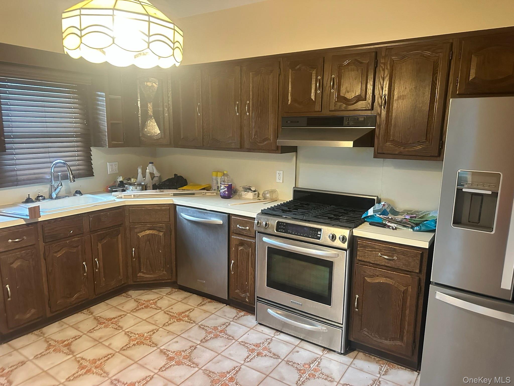 368 Packman Avenue Property Photo 1