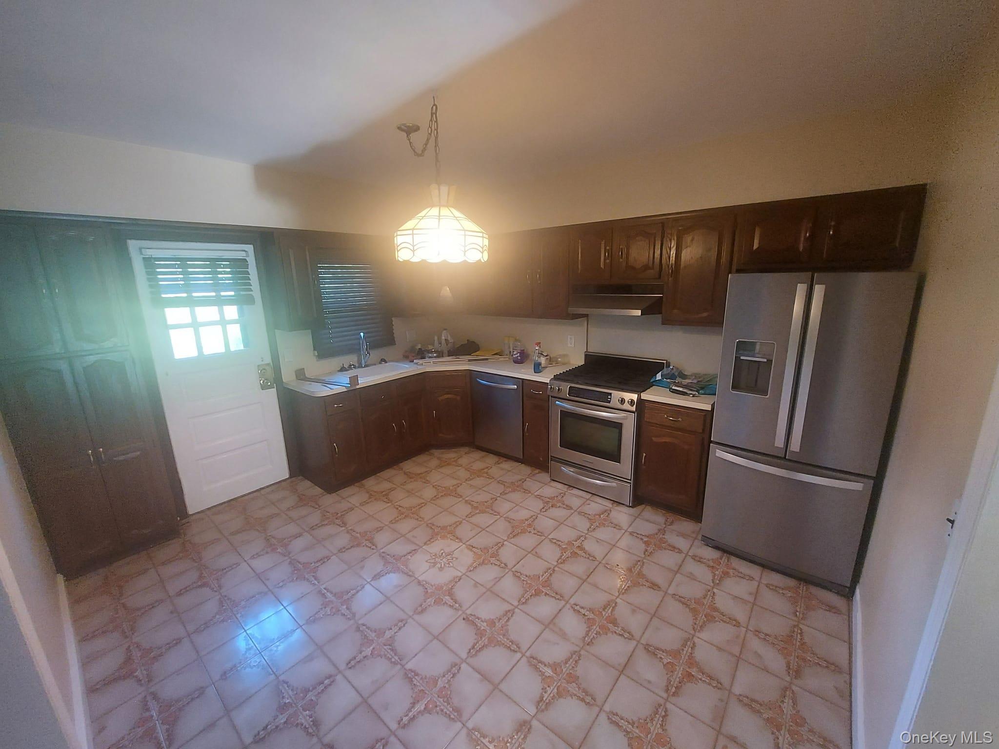 368 Packman Avenue Property Photo 2