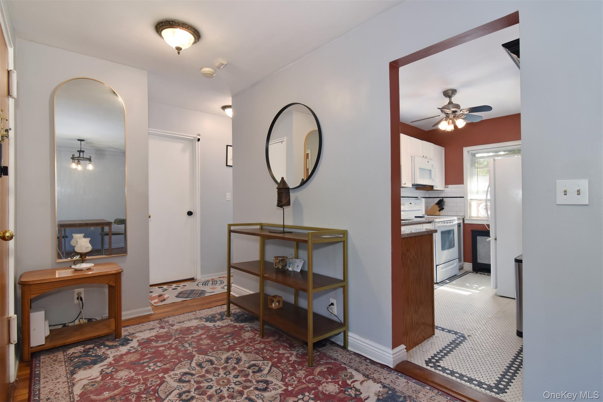 140 N Broadway L-4 Property Photo 3