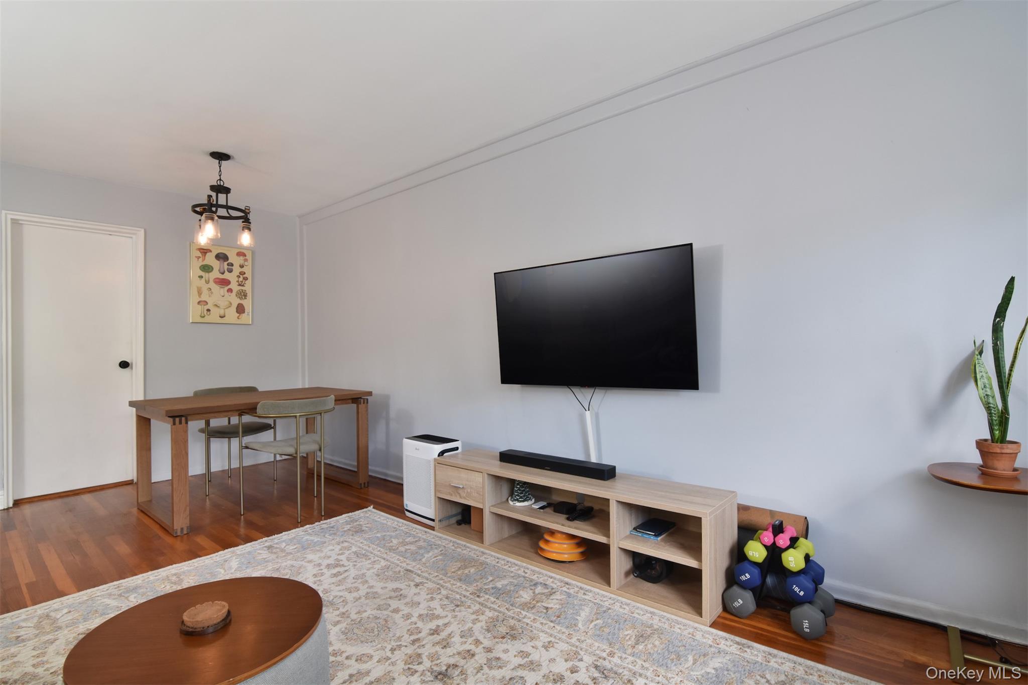 140 N Broadway L-4 Property Photo 5