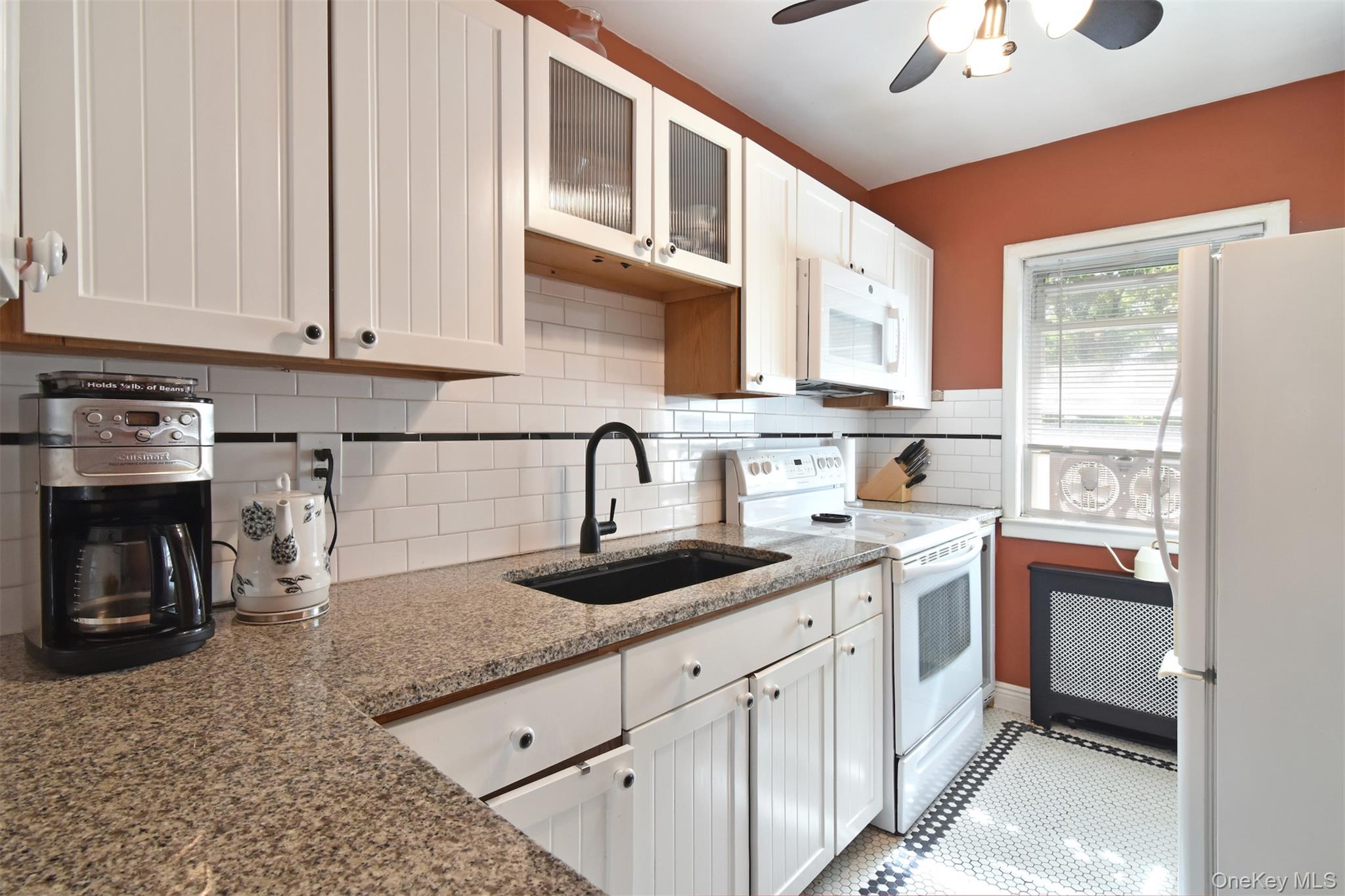 140 N Broadway L-4 Property Photo 7