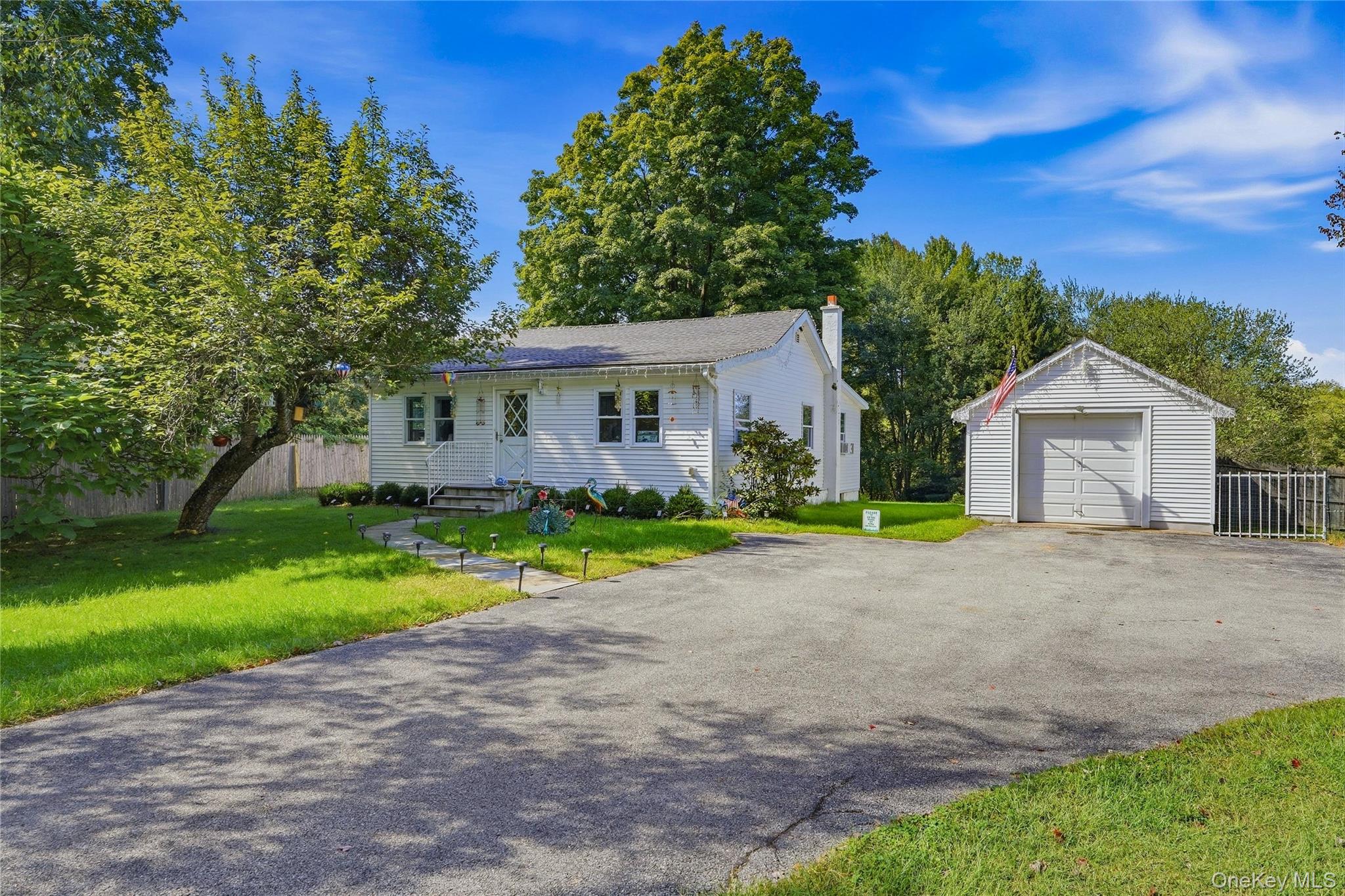280 Noxon Road Property Photo 1