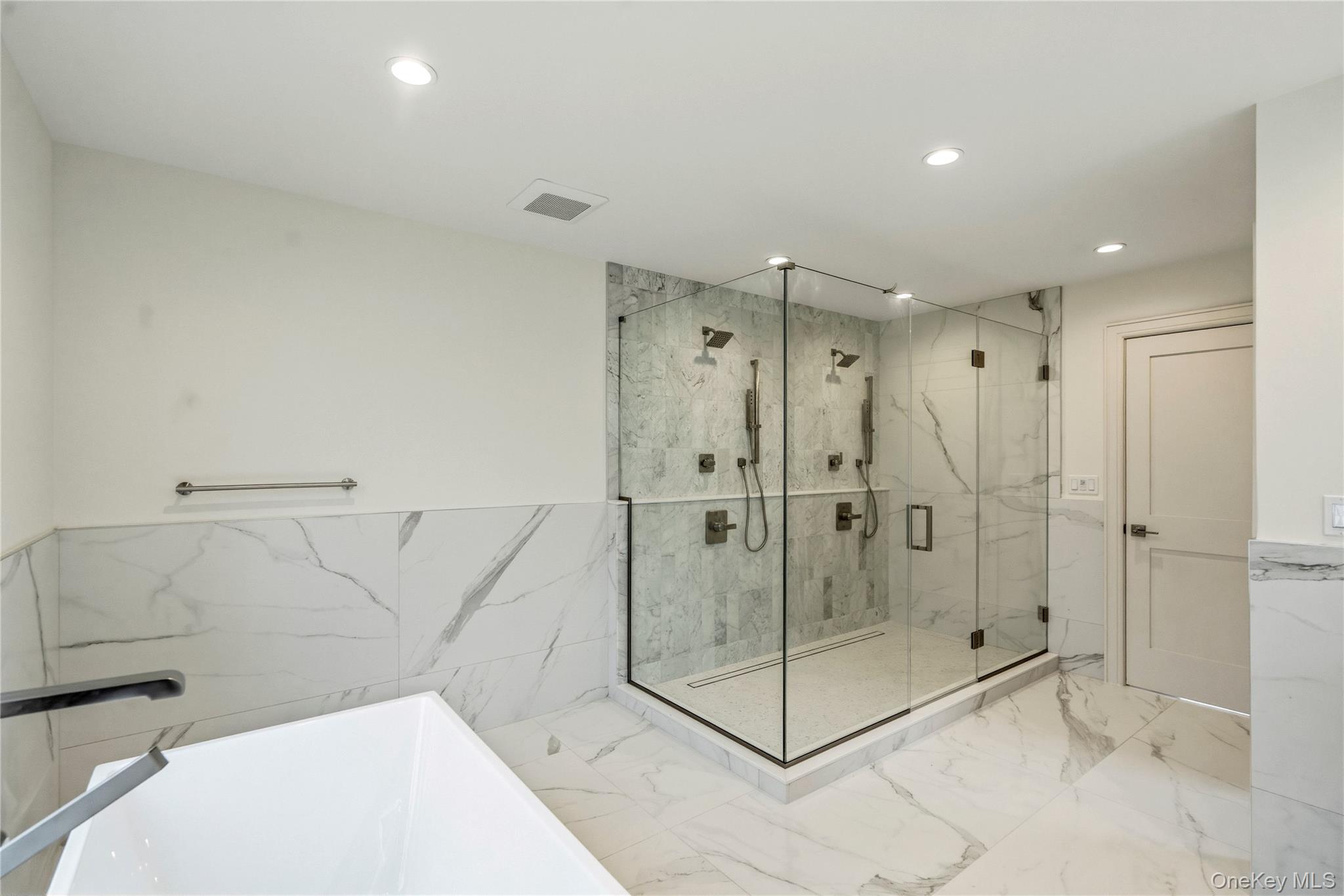 908 Maple Lane Property Photo 24