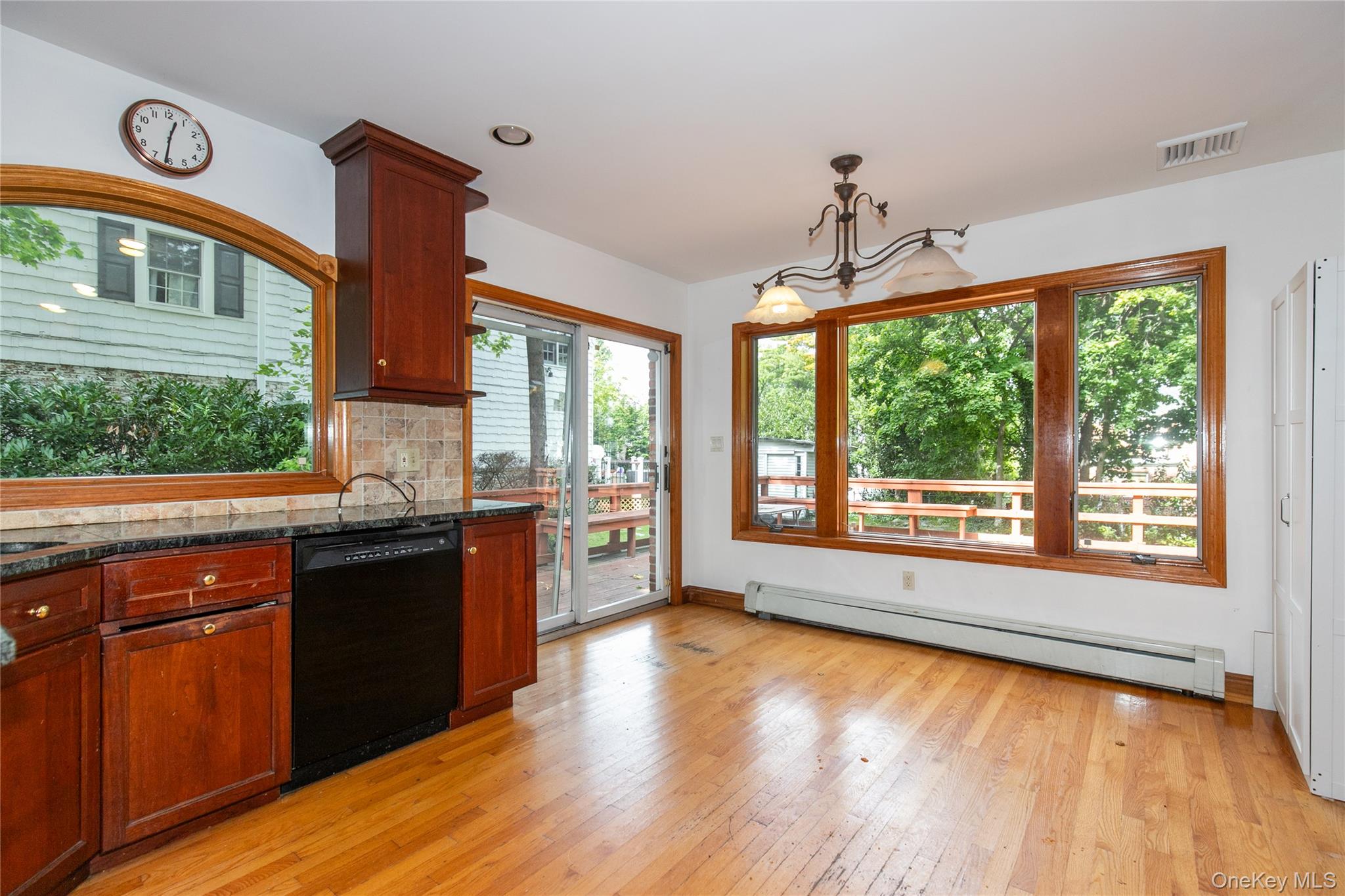 85 Oxford Boulevard Property Photo 10