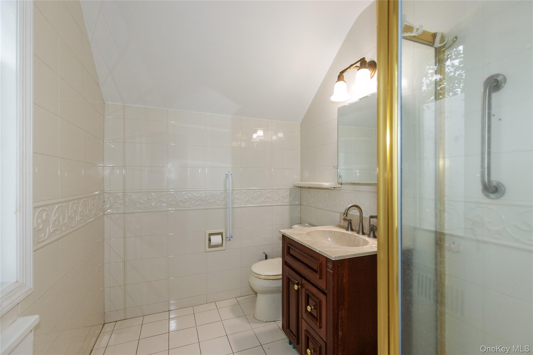 85 Oxford Boulevard Property Photo 14