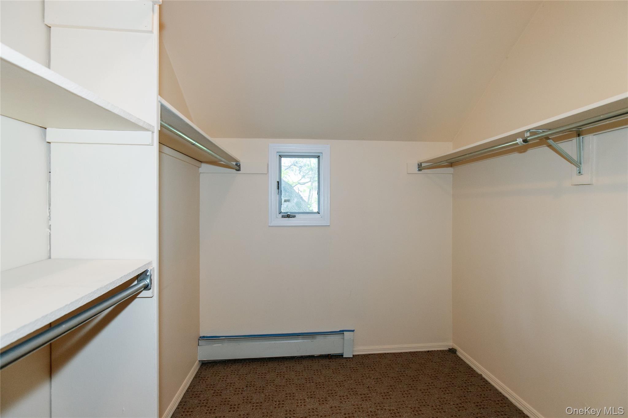 85 Oxford Boulevard Property Photo 17