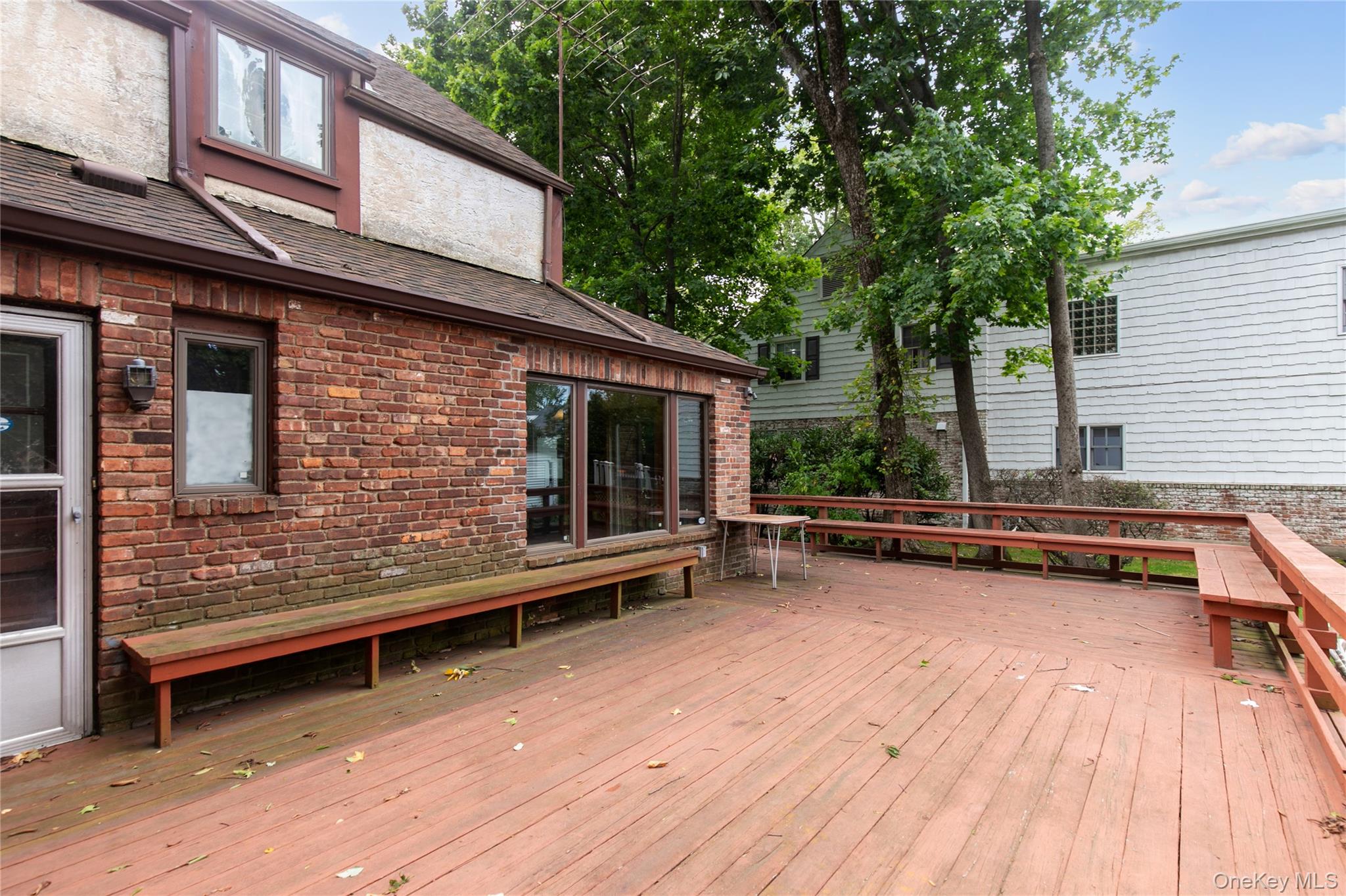 85 Oxford Boulevard Property Photo 21